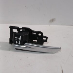 maneta_interior_trasera_izquierda_6920602360b1_toyota_corolla_hatchback_e21_ea1_eh1_1_8_vvti_hybrid_zwe219