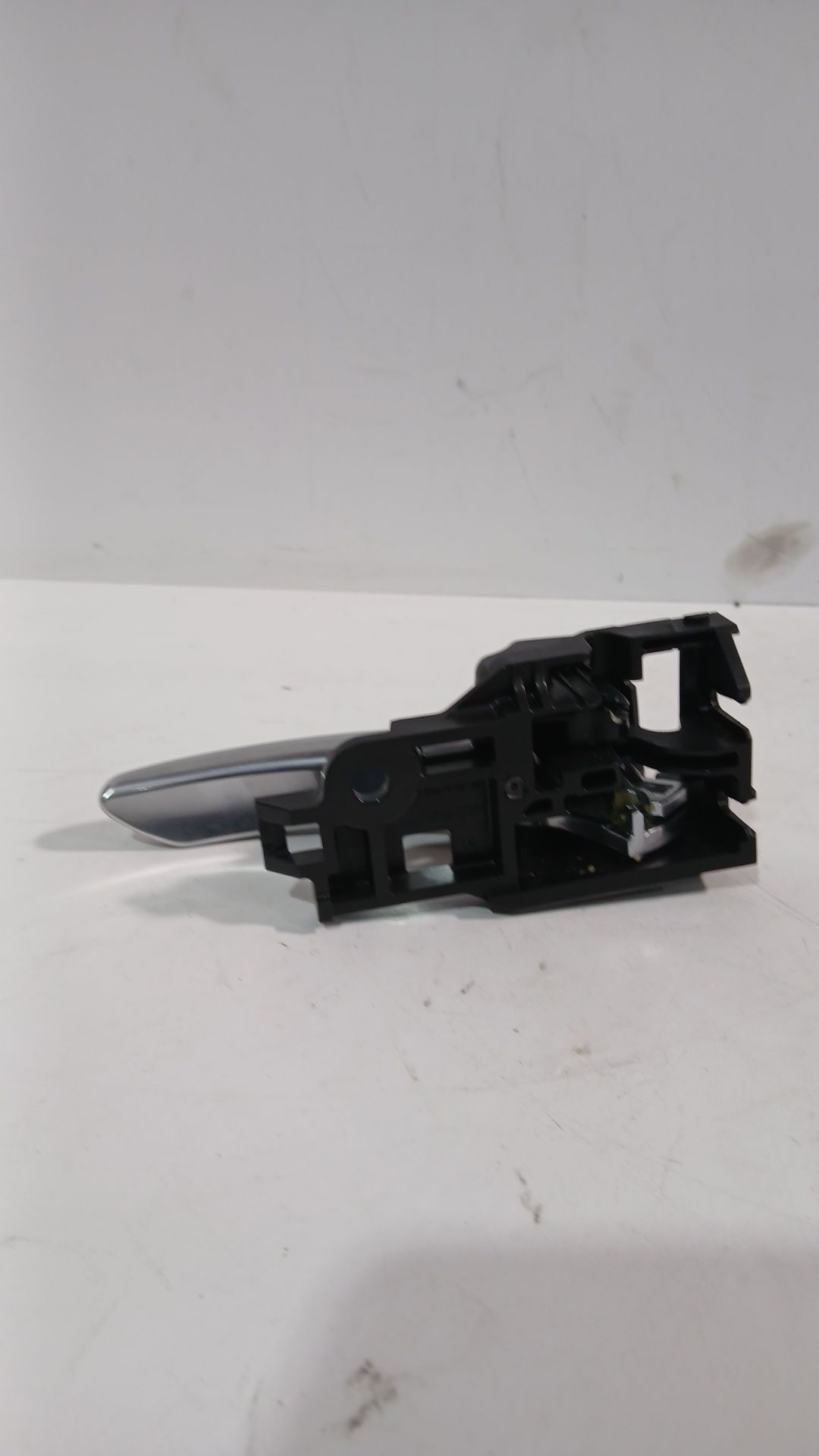 maneta_interior_trasera_izquierda_6920602360b1_toyota_corolla_hatchback_e21_ea1_eh1_1_8_vvti_hybrid_zwe219