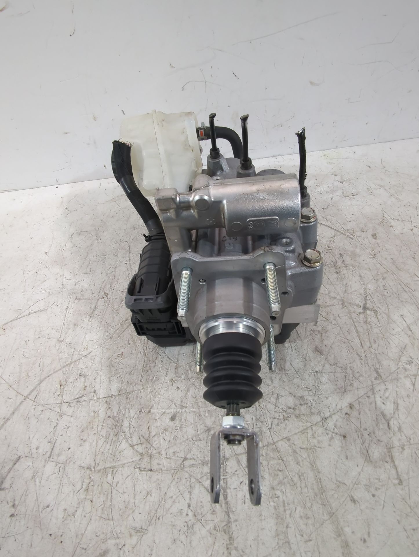 bomba_freno_47201f9020_toyota_corolla_hatchback_e21_ea1_eh1_1_8_vvti_hybrid_zwe219