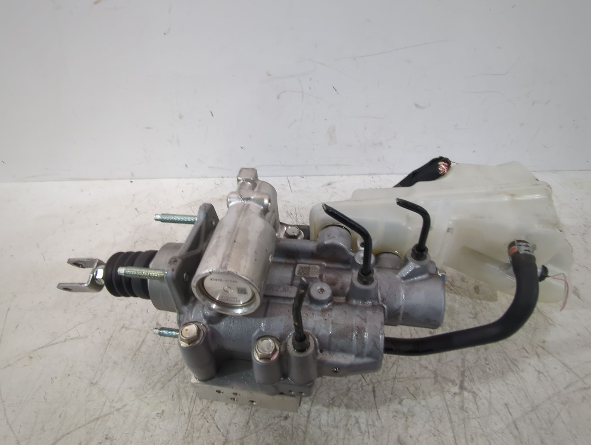 bomba_freno_47201f9020_toyota_corolla_hatchback_e21_ea1_eh1_1_8_vvti_hybrid_zwe219