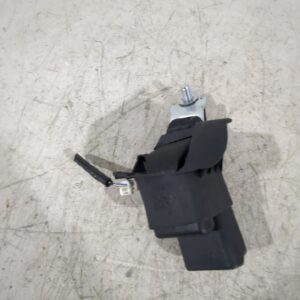 enganche_cinturon_trasero_derecho_7338002110c0_toyota_corolla_hatchback_e21_ea1_eh1_1_8_vvti_hybrid_zwe219