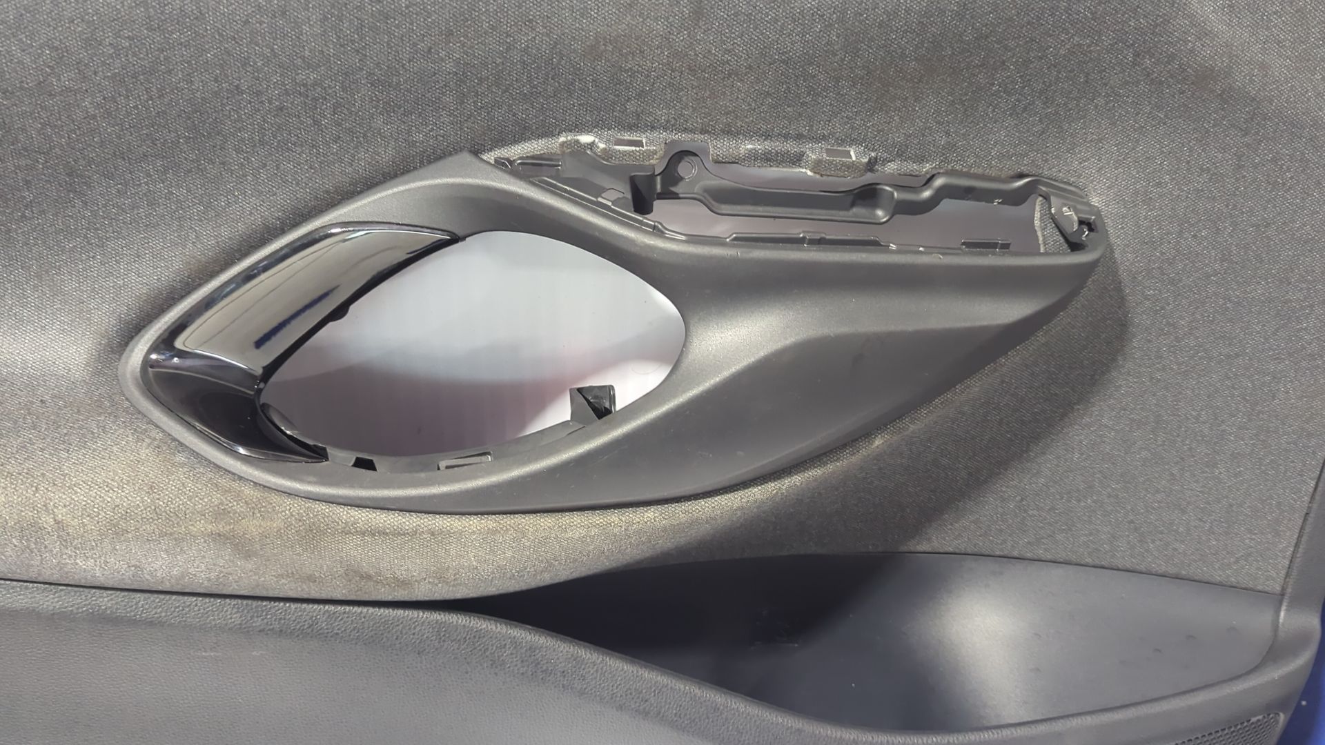 guarnecido_puerta_delantera_izquierda_67620k0100_toyota_yaris_p21_pa1_ph1_1_5_hybrid_mxph11