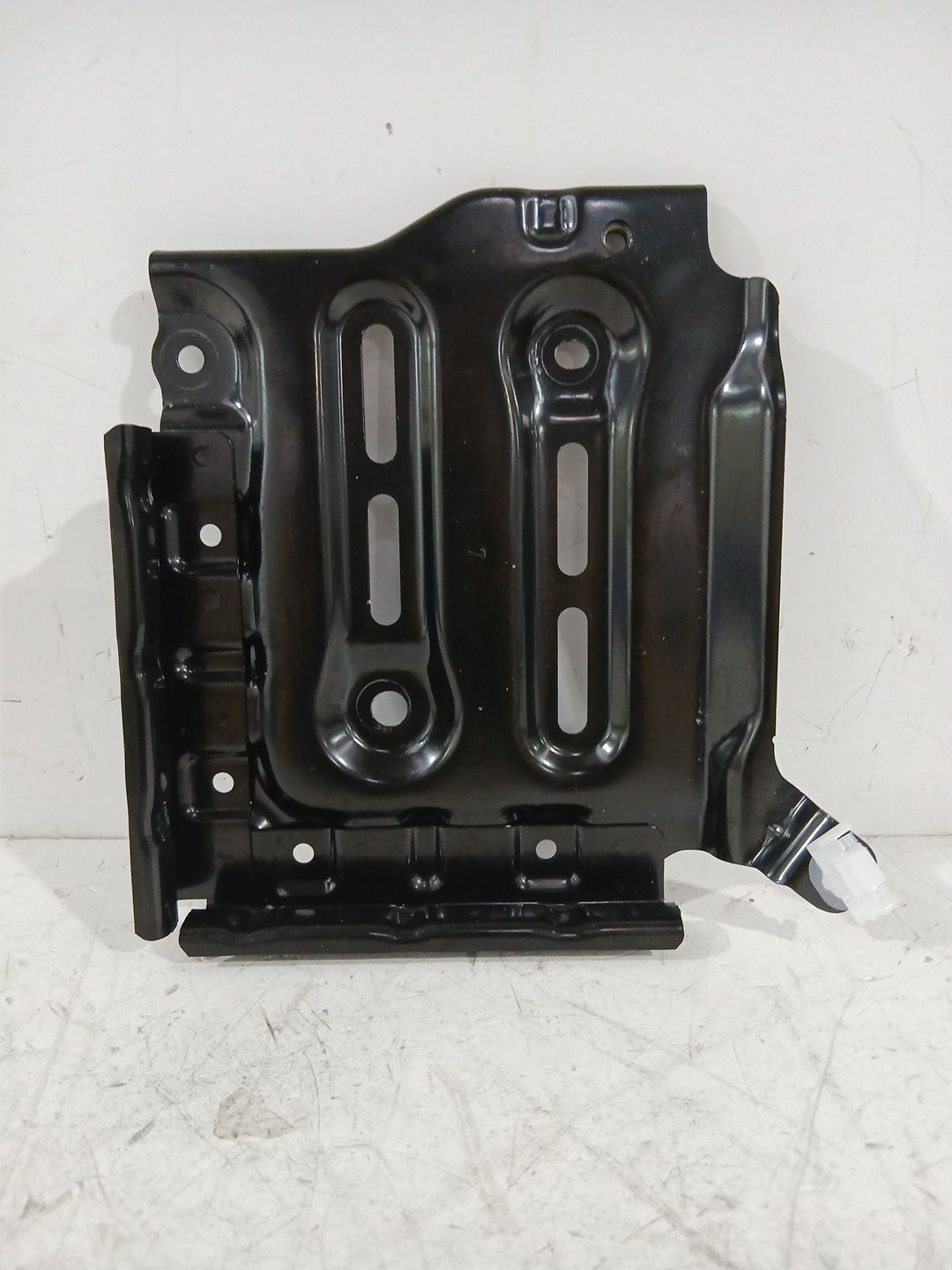 soporte_bateria_74403k0010_toyota_yaris_p21_pa1_ph1_1_5_hybrid_mxph11