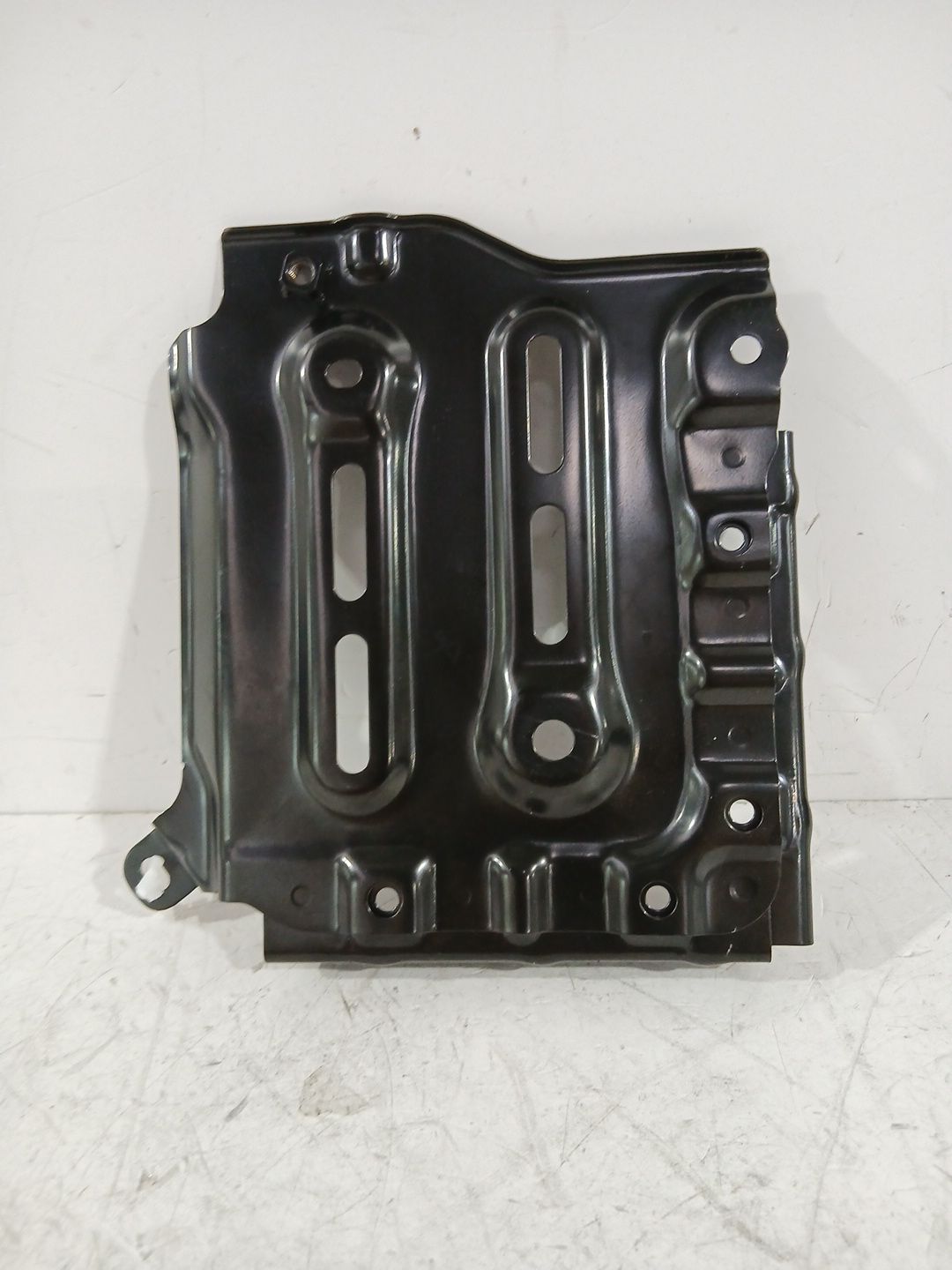 soporte_bateria_74403k0010_toyota_yaris_p21_pa1_ph1_1_5_hybrid_mxph11