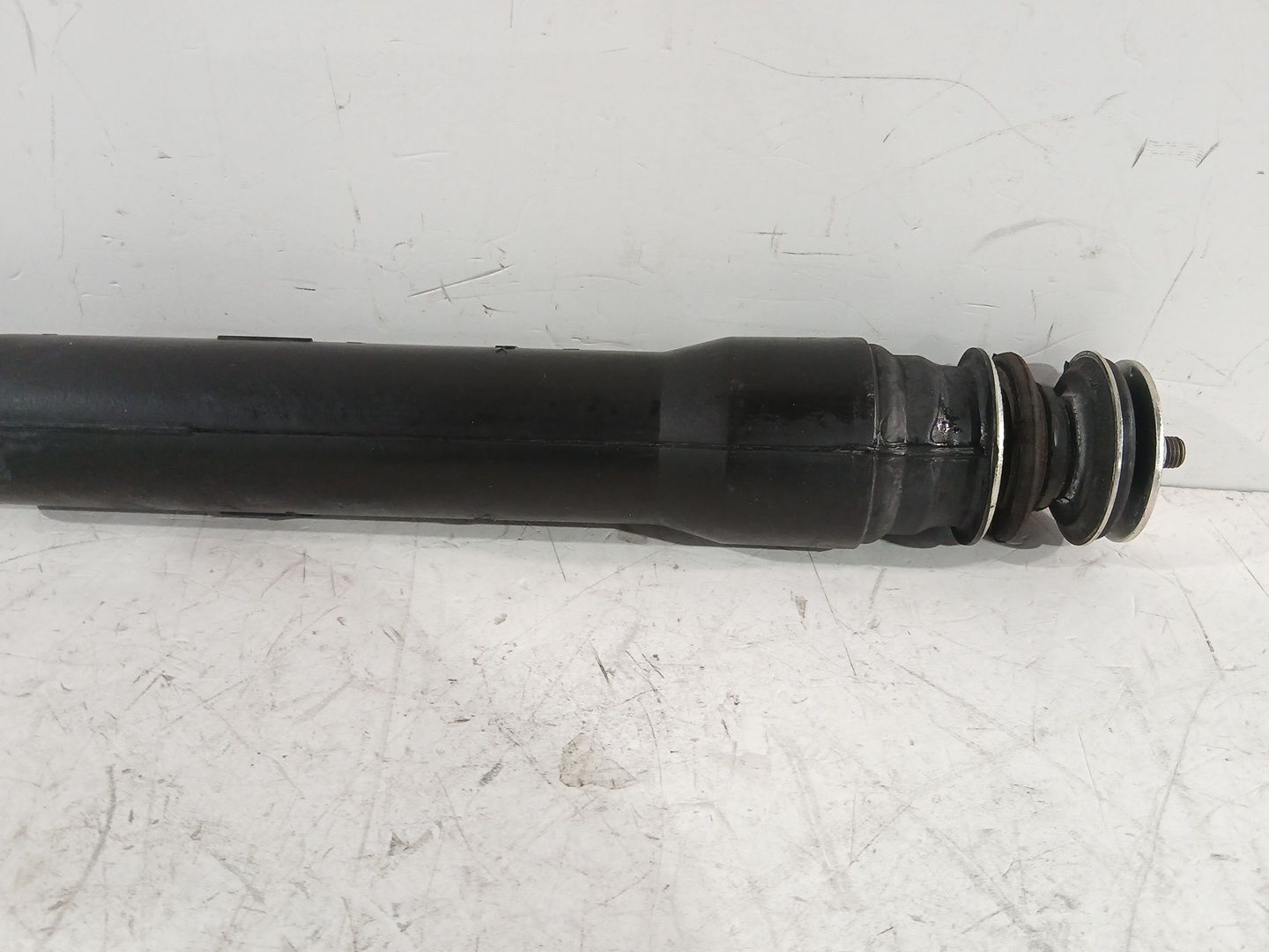 amortiguador_trasero_derecho_48530k0090_toyota_yaris_p21_pa1_ph1_1_5_hybrid_mxph11