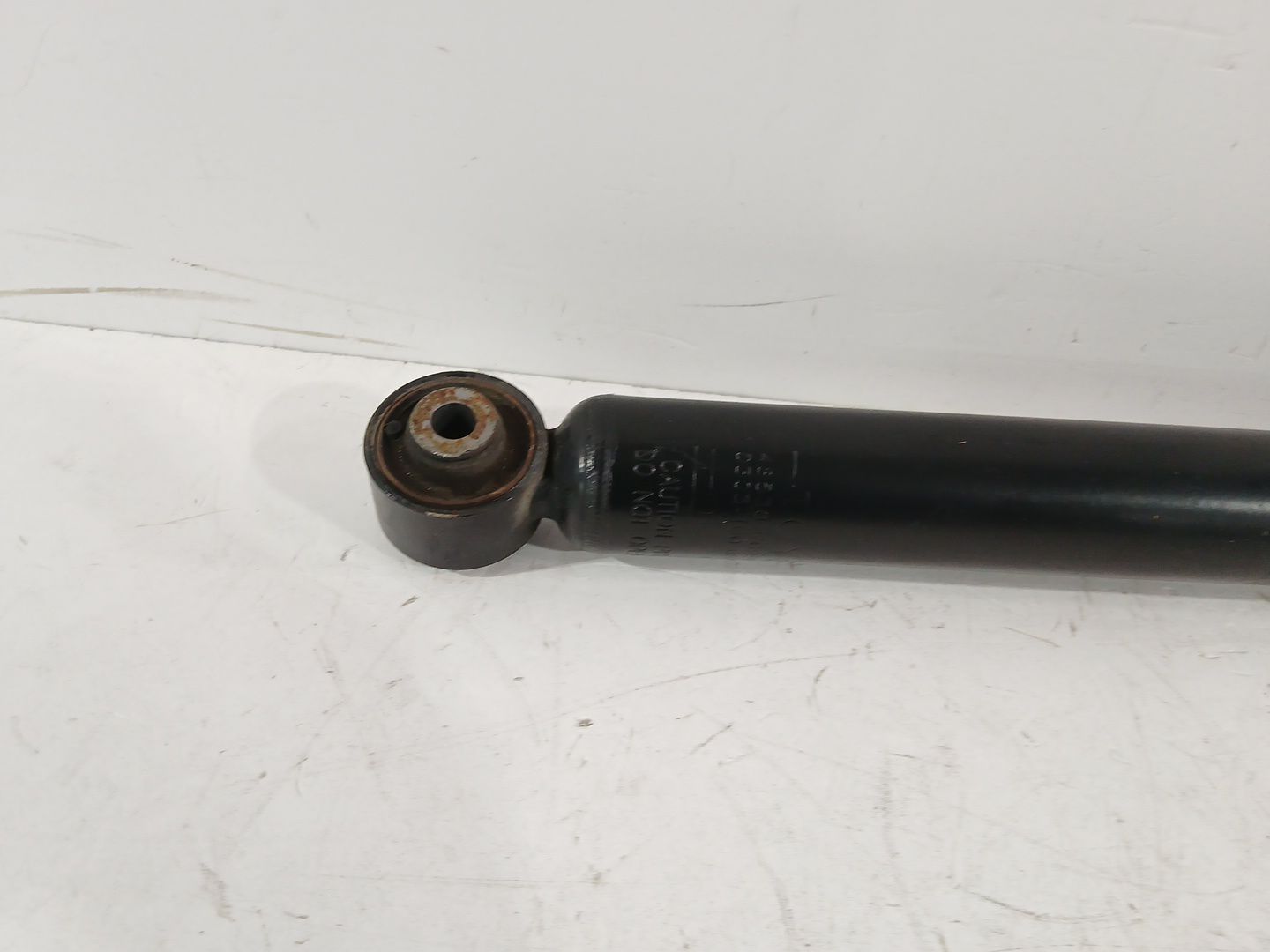 amortiguador_trasero_derecho_48530k0090_toyota_yaris_p21_pa1_ph1_1_5_hybrid_mxph11