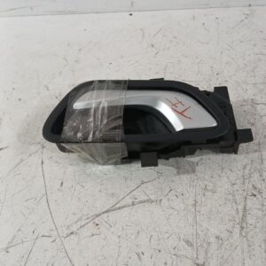 maneta_interior_trasera_izquierda_83610h8500lef_kia_stonic_yb_1_0_t_gdi