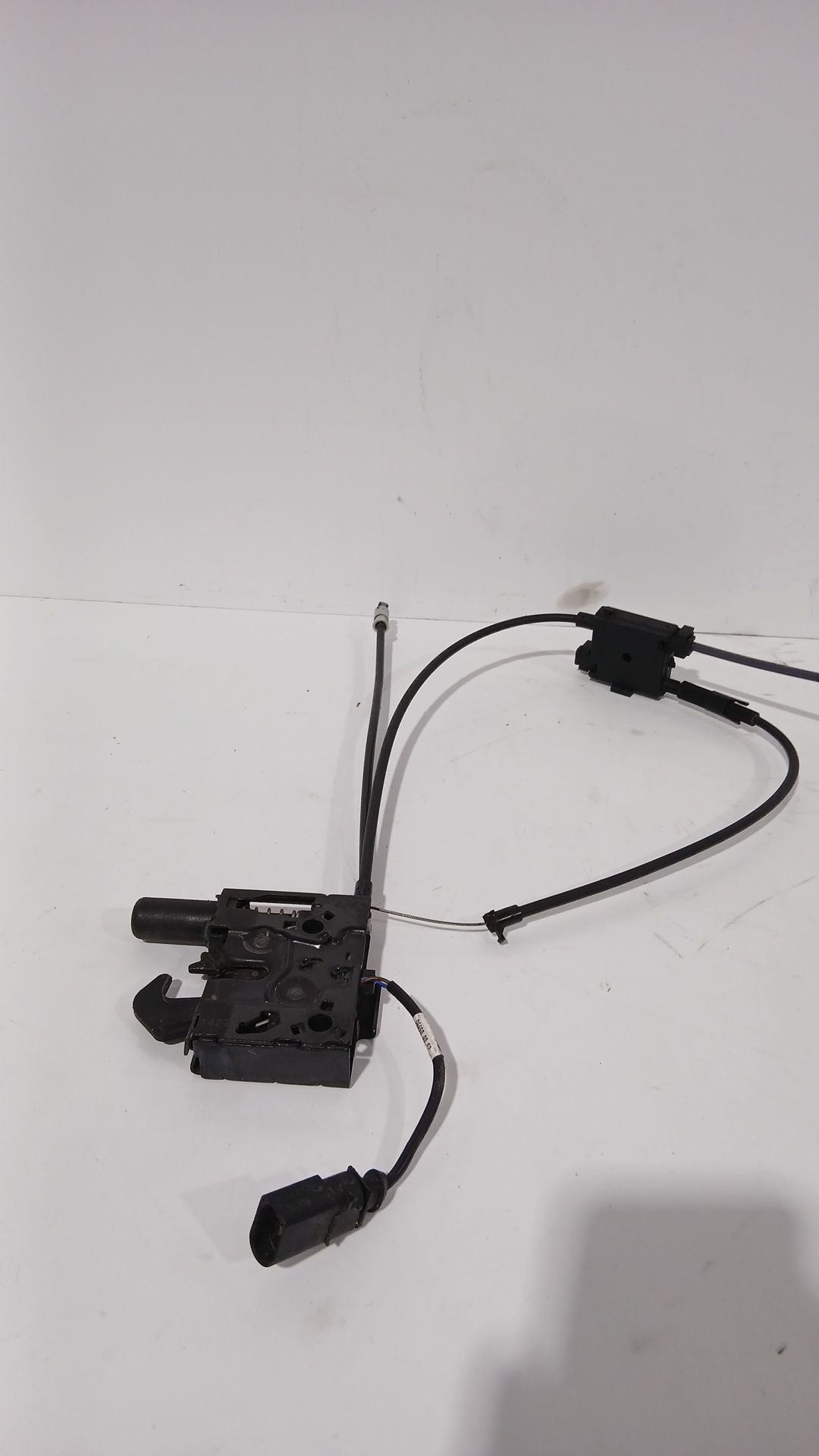 cerradura_capo_8s082350915s_volkswagen_t_cross_c11_d31_1_0_tsi