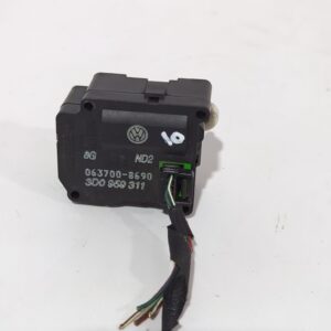 motor_apertura_trampilla_3d0959311_volkswagen_ph_ton_3d1_3d2_3d3_3d4_3d6_3d7_3d8_3d9_3_0_v6_tdi_4motion