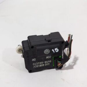 motor_apertura_trampilla_3d0959311_volkswagen_ph_ton_3d1_3d2_3d3_3d4_3d6_3d7_3d8_3d9_3_0_v6_tdi_4motion