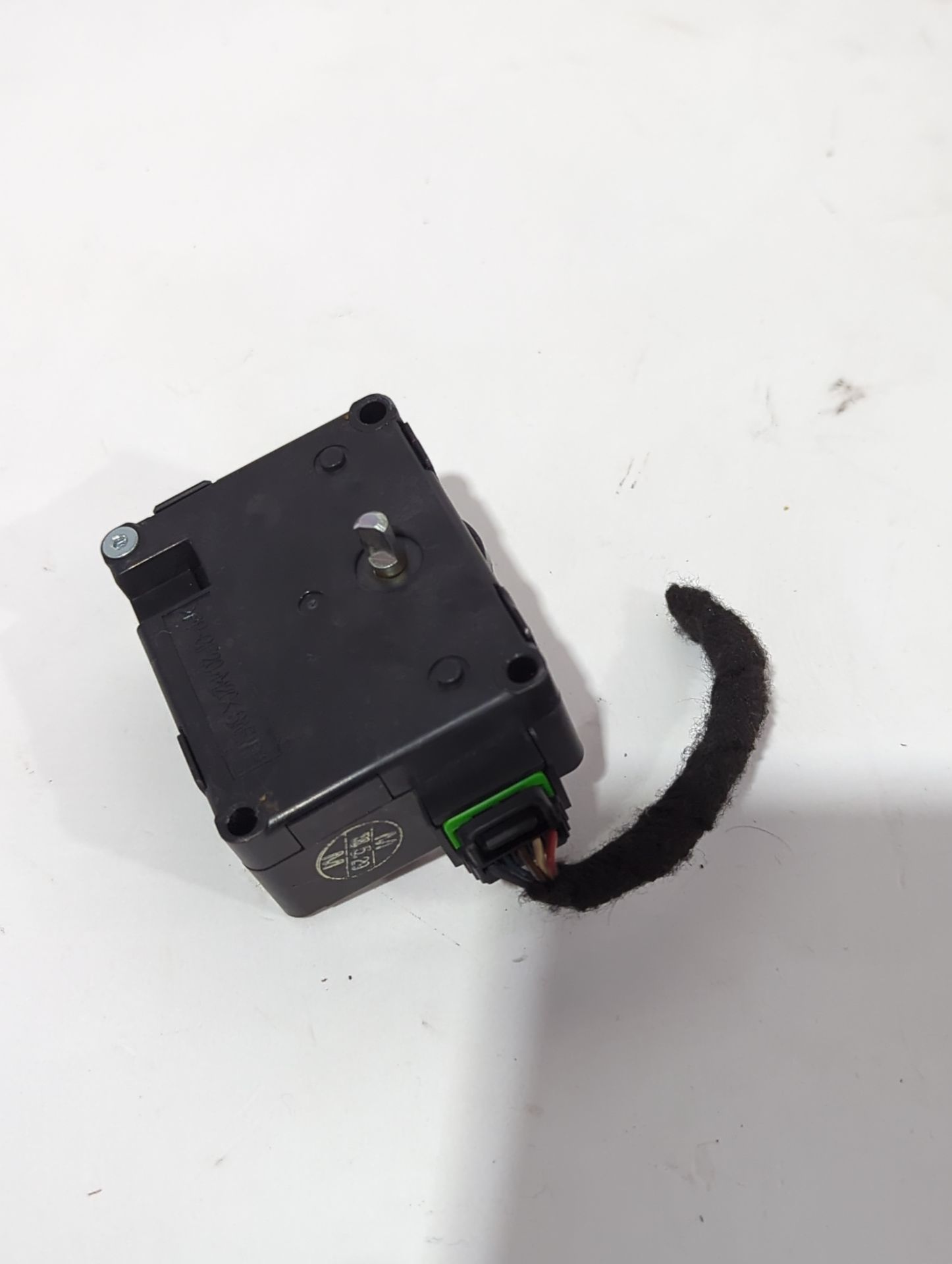 motor_apertura_trampilla_3d0820511a_volkswagen_ph_ton_3d1_3d2_3d3_3d4_3d6_3d7_3d8_3d9_3_0_v6_tdi_4motion