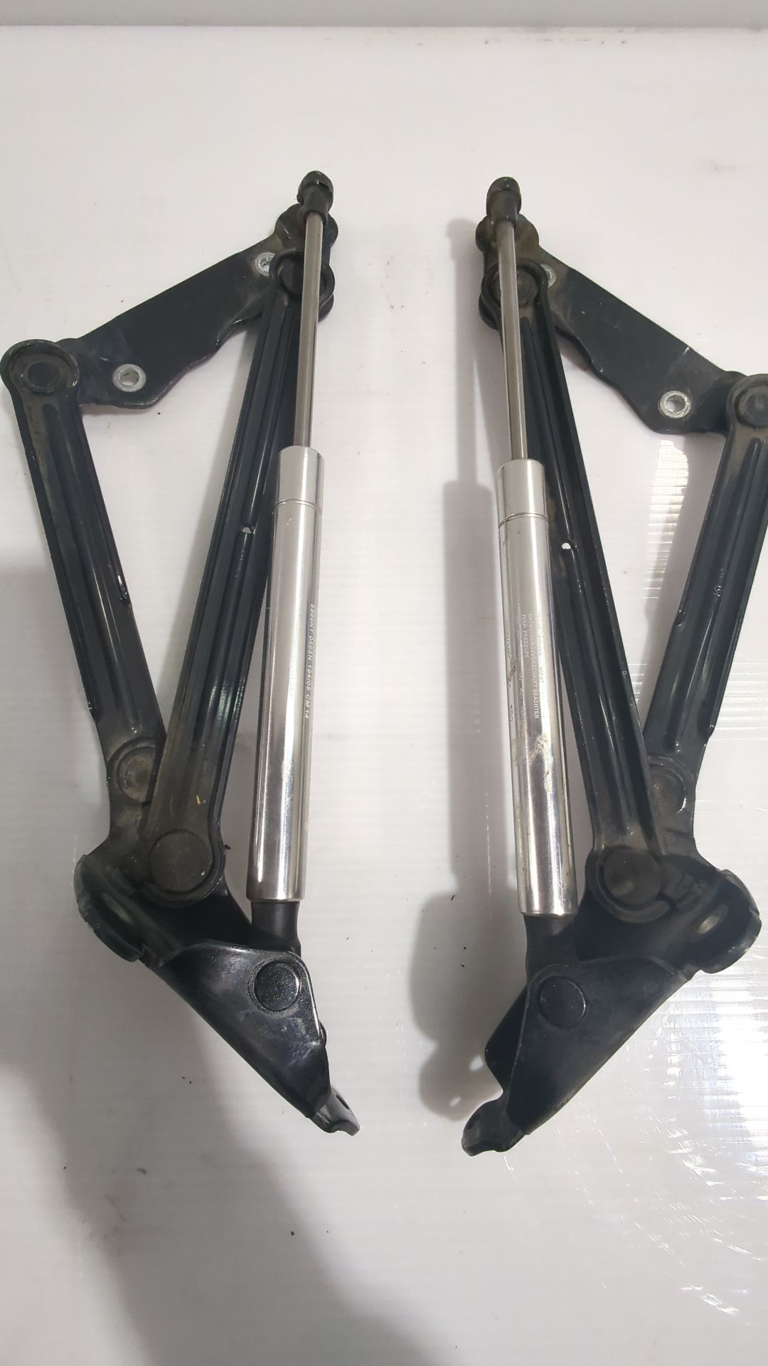 amortiguadores_maletero_porton_3d5827550b_volkswagen_ph_ton_3d1_3d2_3d3_3d4_3d6_3d7_3d8_3d9_3_0_v6_tdi_4motion