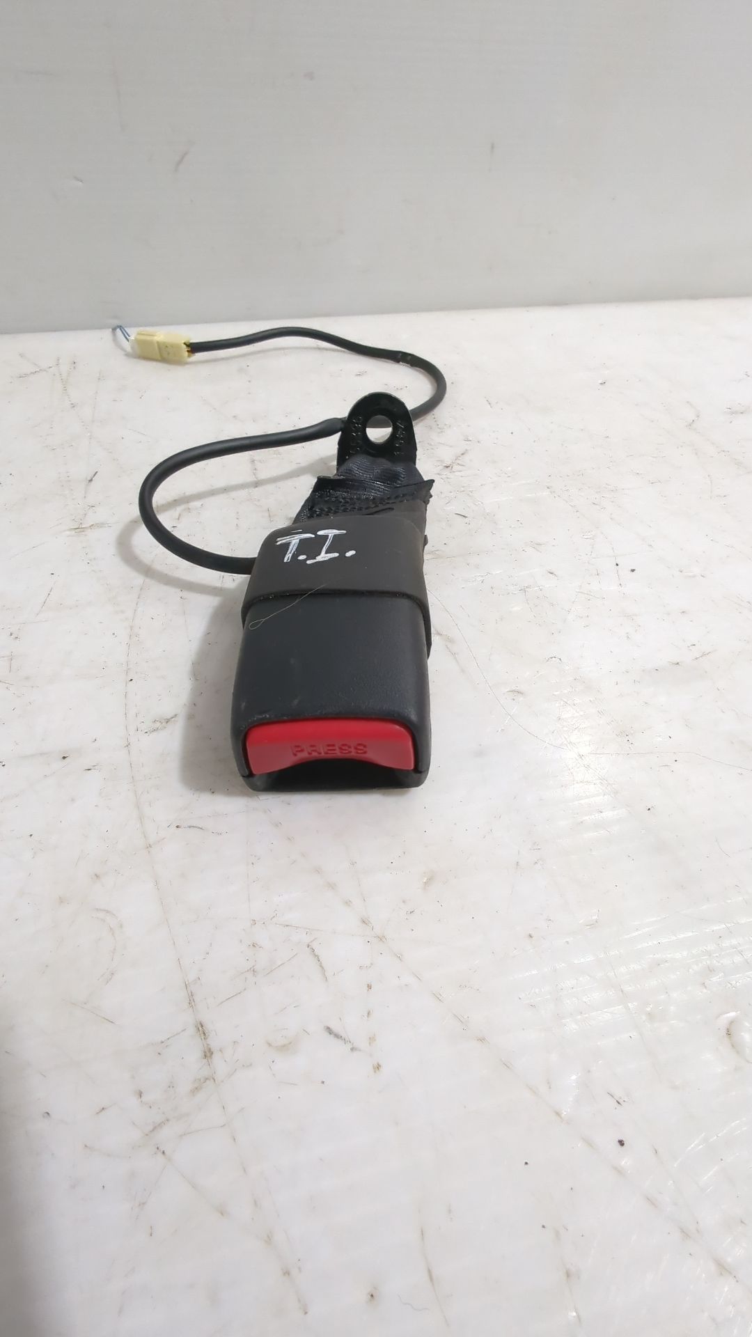 enganche_cinturon_trasero_izquierdo_8497061m005pk_suzuki_sx4_s_cross_jy_1_4_t_allgrip_akk_414