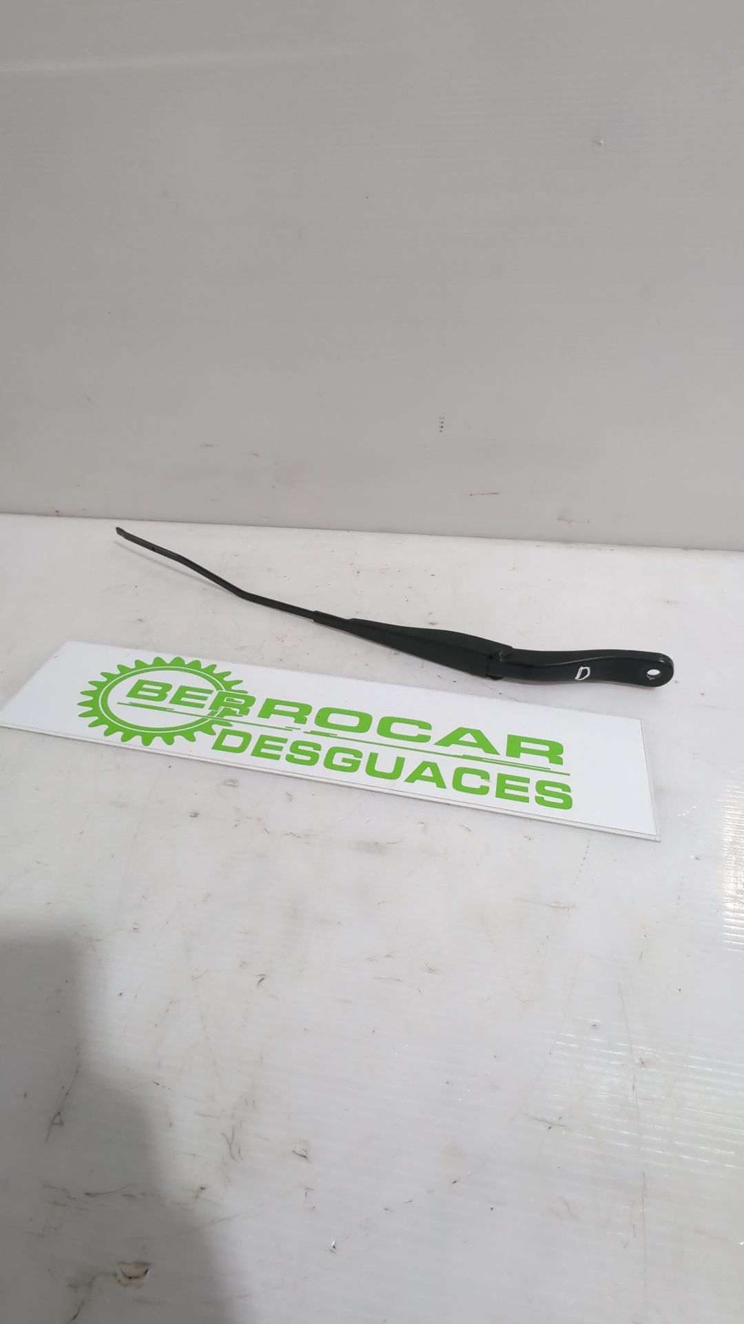 brazo_limpia_delantero_derecho_288869727r_dacia_duster_hm_1_0_tce_90