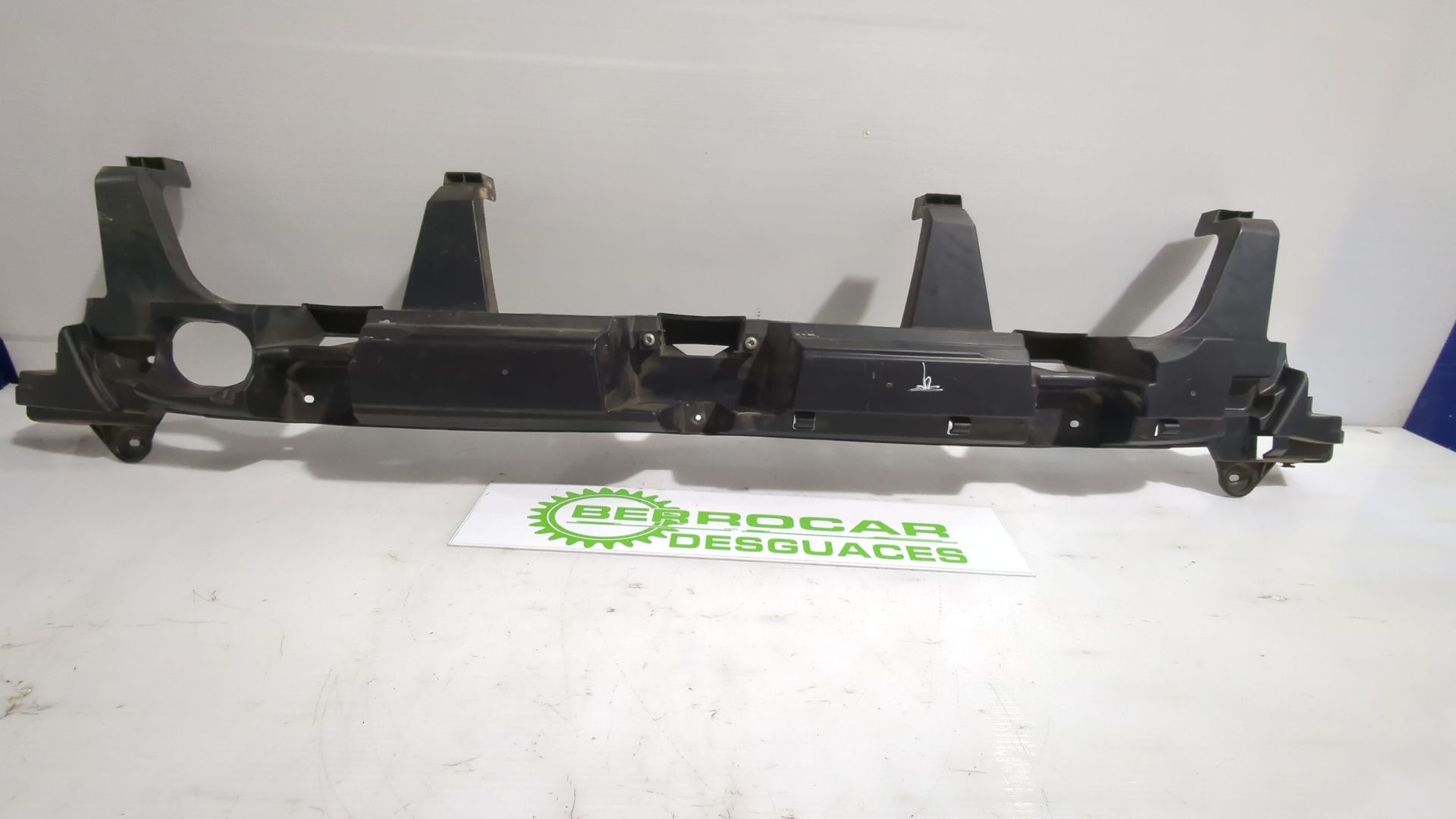 refuerzo_paragolpes_trasero_850908914r_dacia_duster_hm_1_0_tce_90