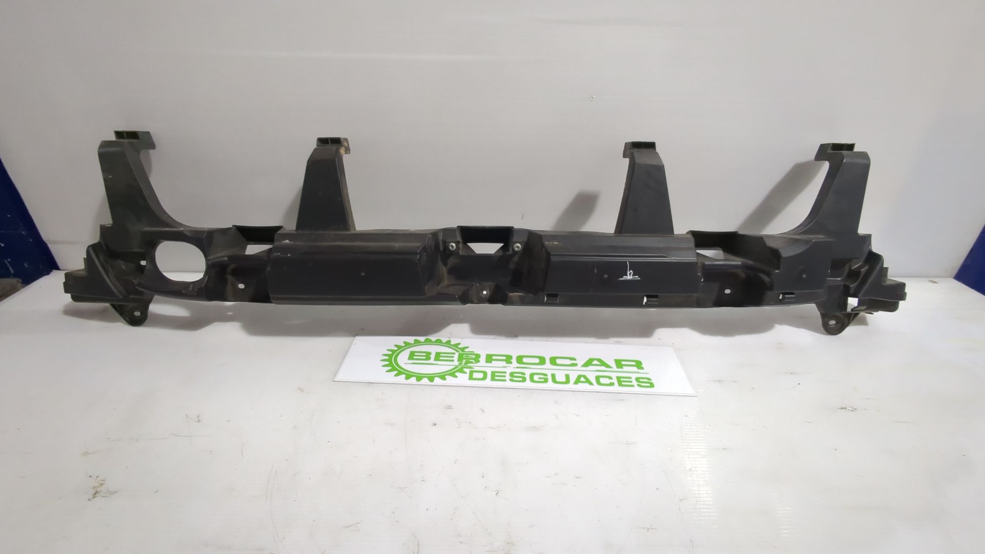 refuerzo_paragolpes_trasero_850908914r_dacia_duster_hm_1_0_tce_90