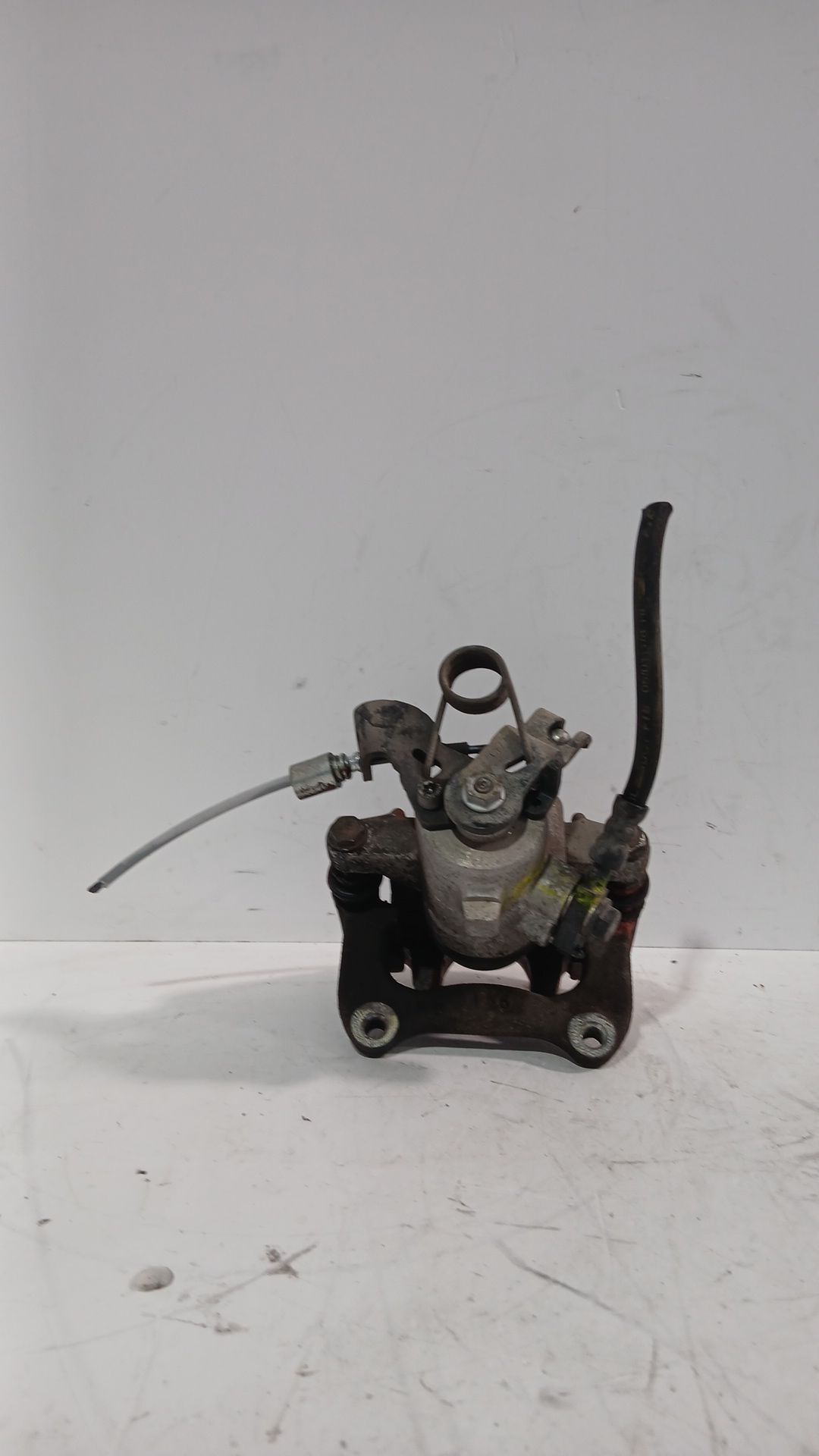 pinza_de_freno_trasera_izquierda_8e0615423c_audi_a4_b6_8e2_1_9_tdi