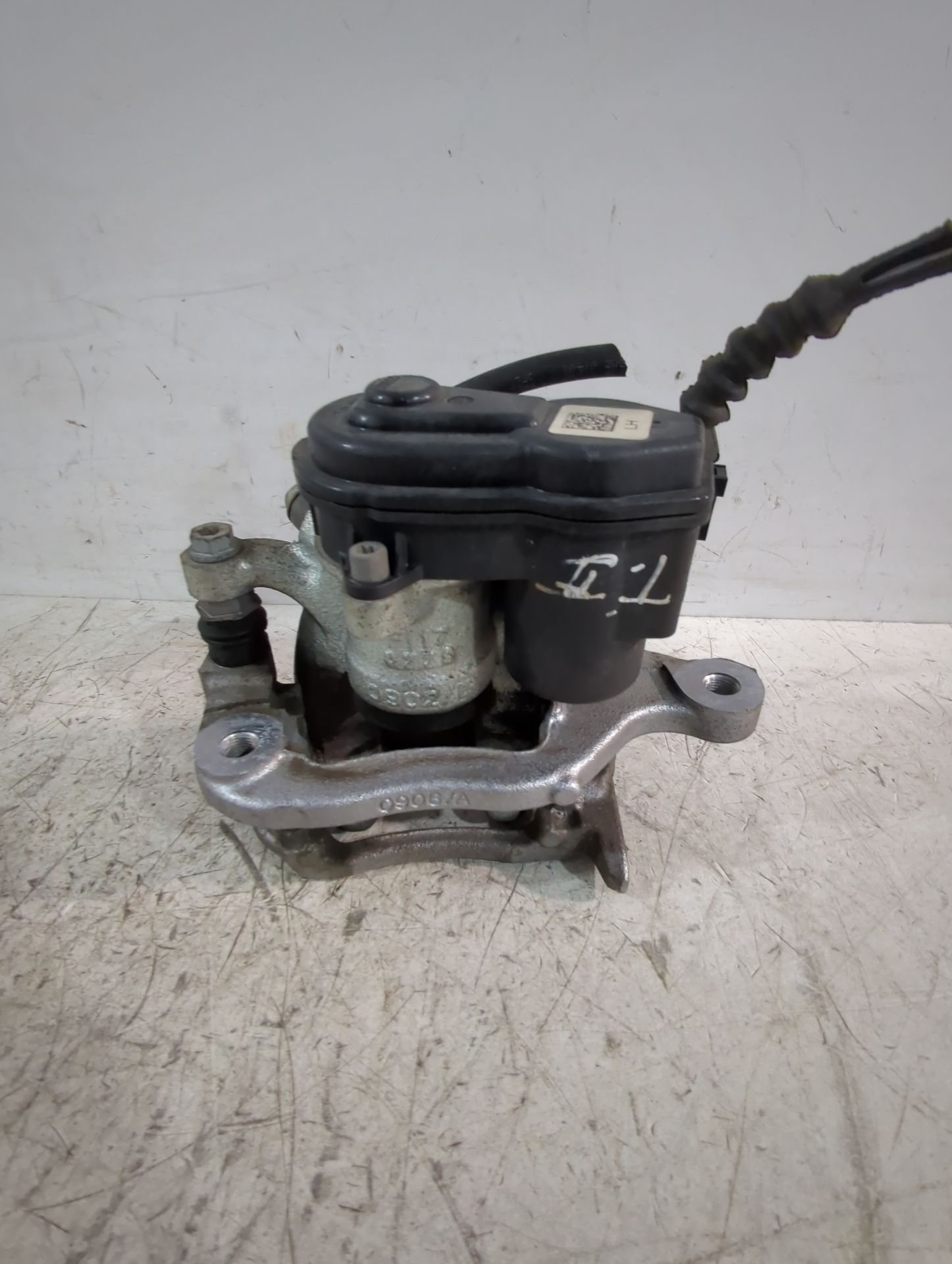 pinza_de_freno_trasera_izquierda_440114ea0a_nissan_qashqai_ii_j11_j11_1_3_dig_t