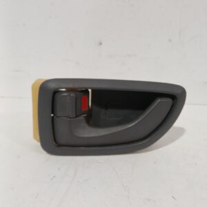 maneta_interior_trasera_izquierda_826112e000_hyundai_tucson_jm_2_0_crdi