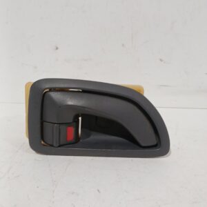maneta_interior_trasera_derecha_826212e000_hyundai_tucson_jm_2_0_crdi