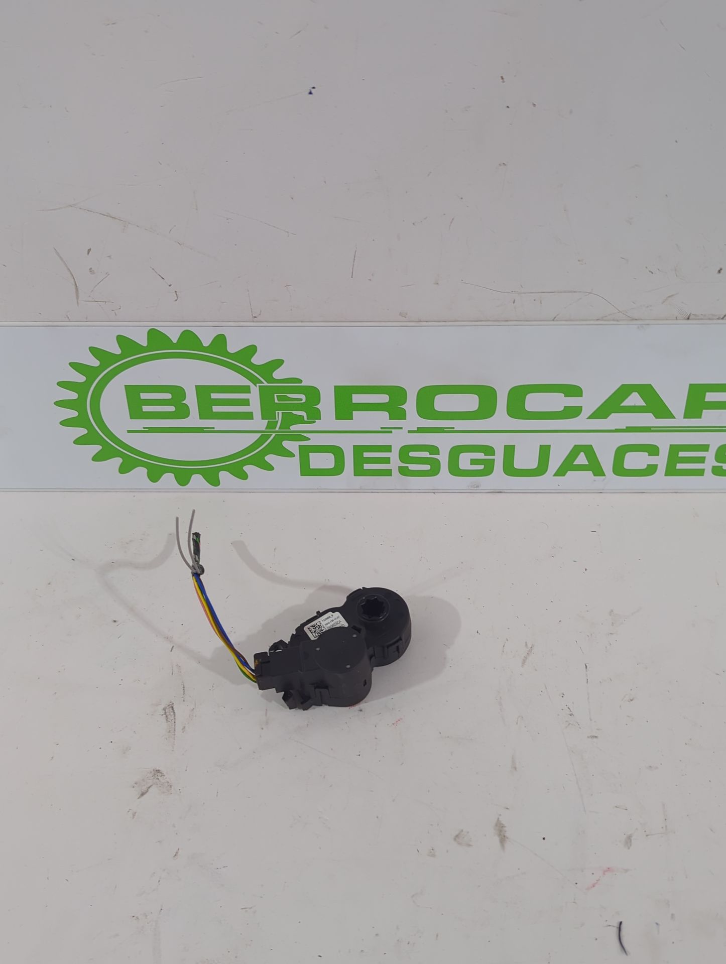 motor_apertura_trampilla_t32096b_dacia_duster_hm_1_0_tce_90