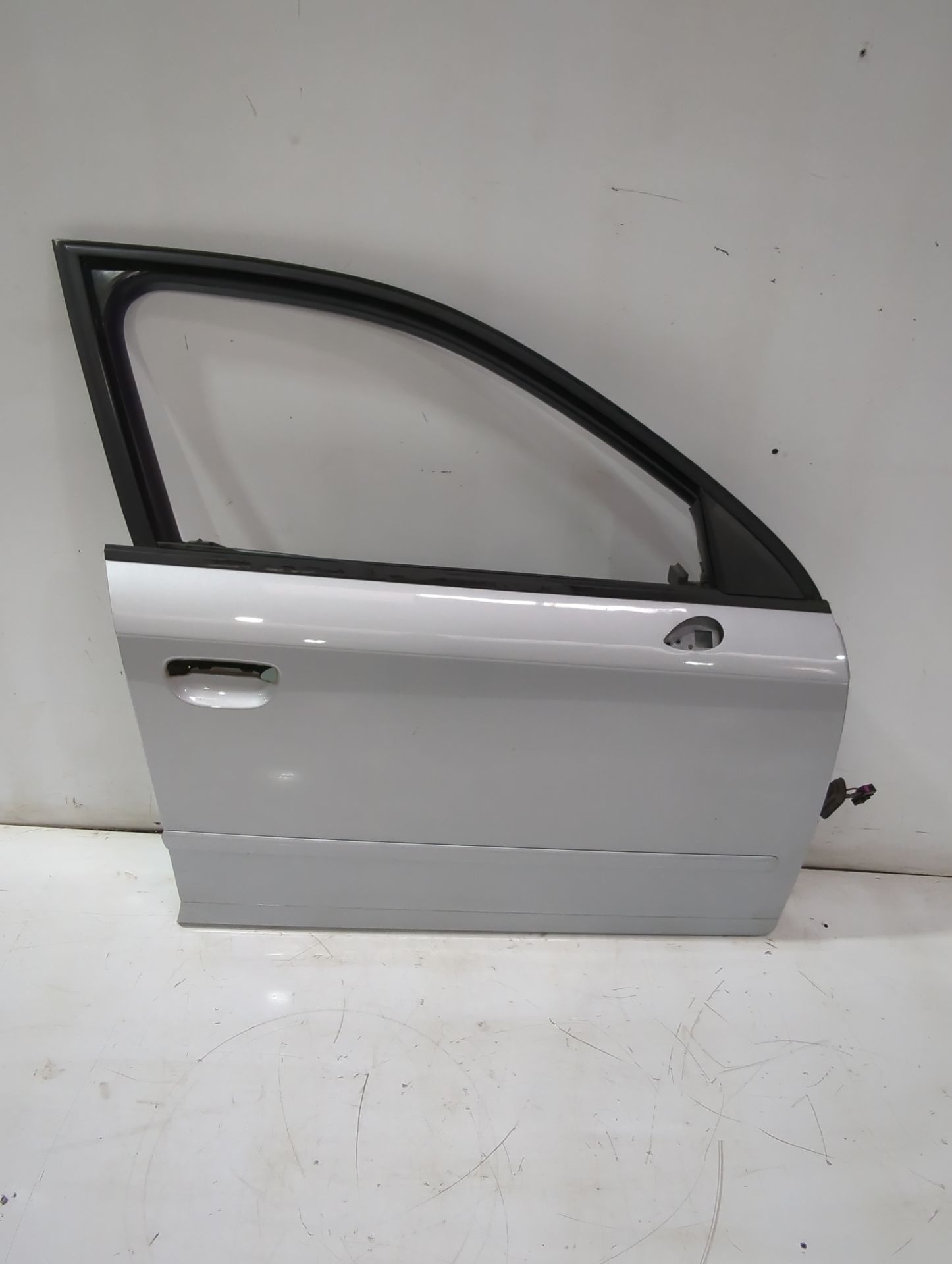 puerta_delantera_derecha_3r0831052_seat_exeo_3r2_1_8_tsi