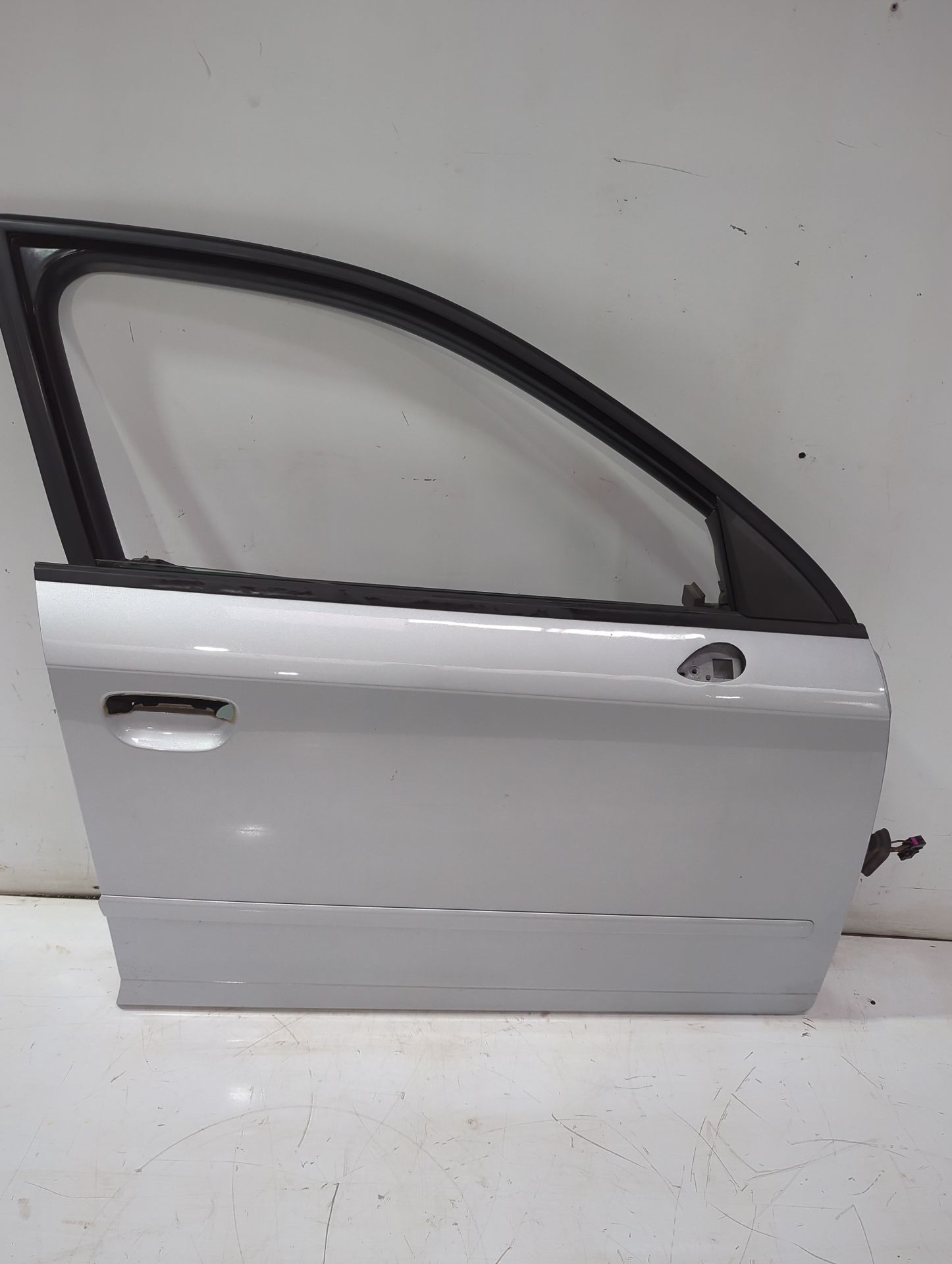 puerta_delantera_derecha_3r0831052_seat_exeo_3r2_1_8_tsi