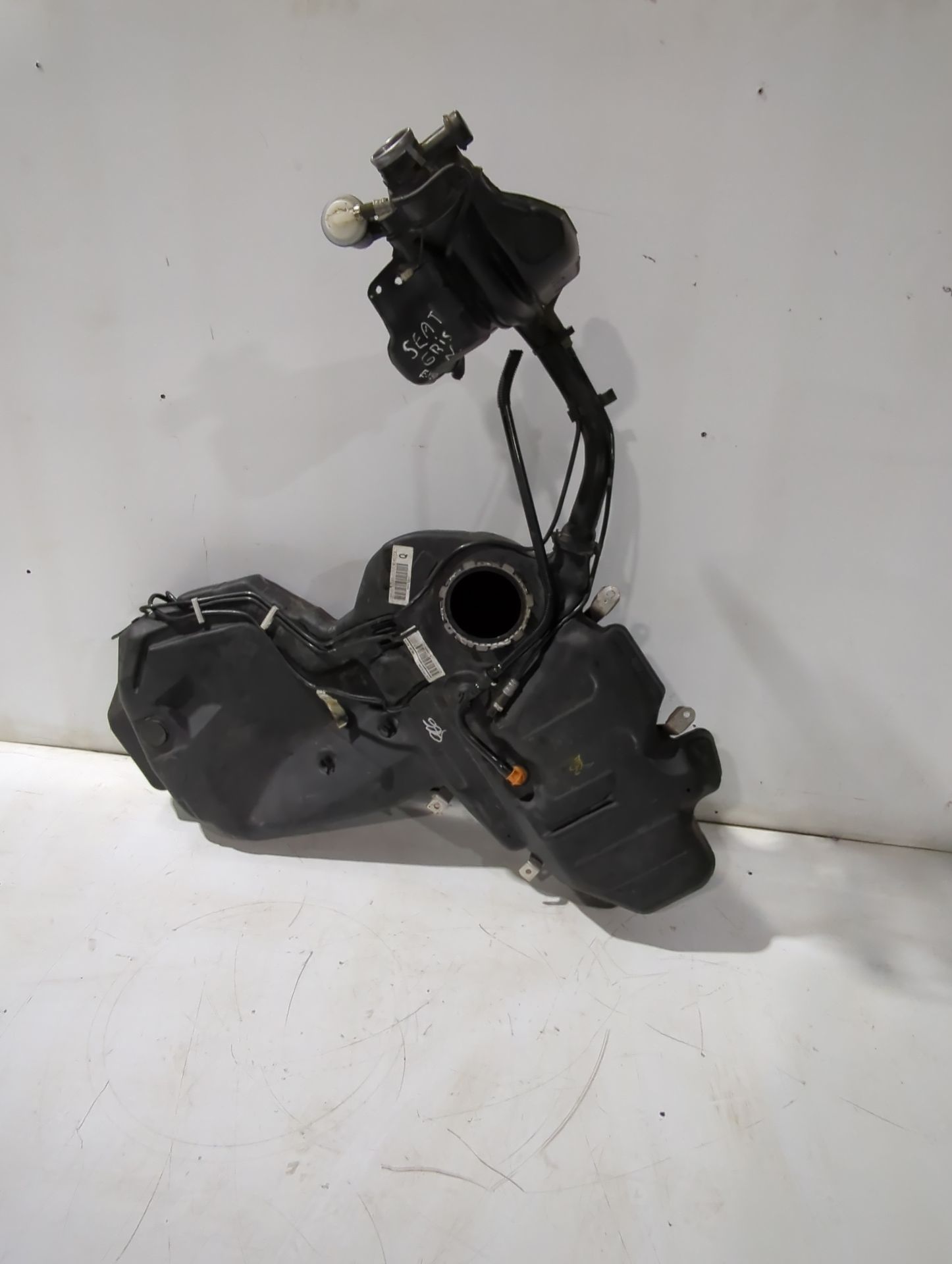 deposito_combustible_3r0201060j_seat_exeo_3r2_1_8_tsi