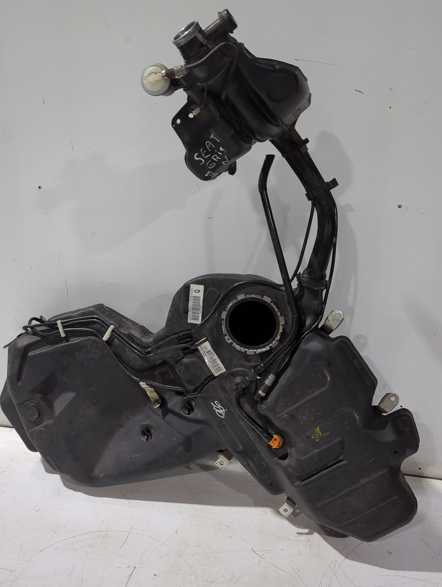 deposito_combustible_3r0201060j_seat_exeo_3r2_1_8_tsi