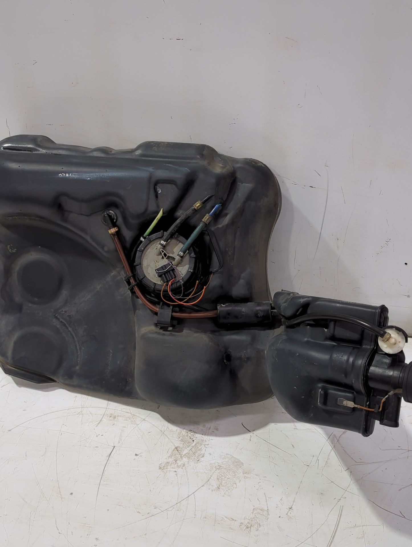 deposito_combustible_1h0201075as_volkswagen_golf_v_1k1_2_0_fsi