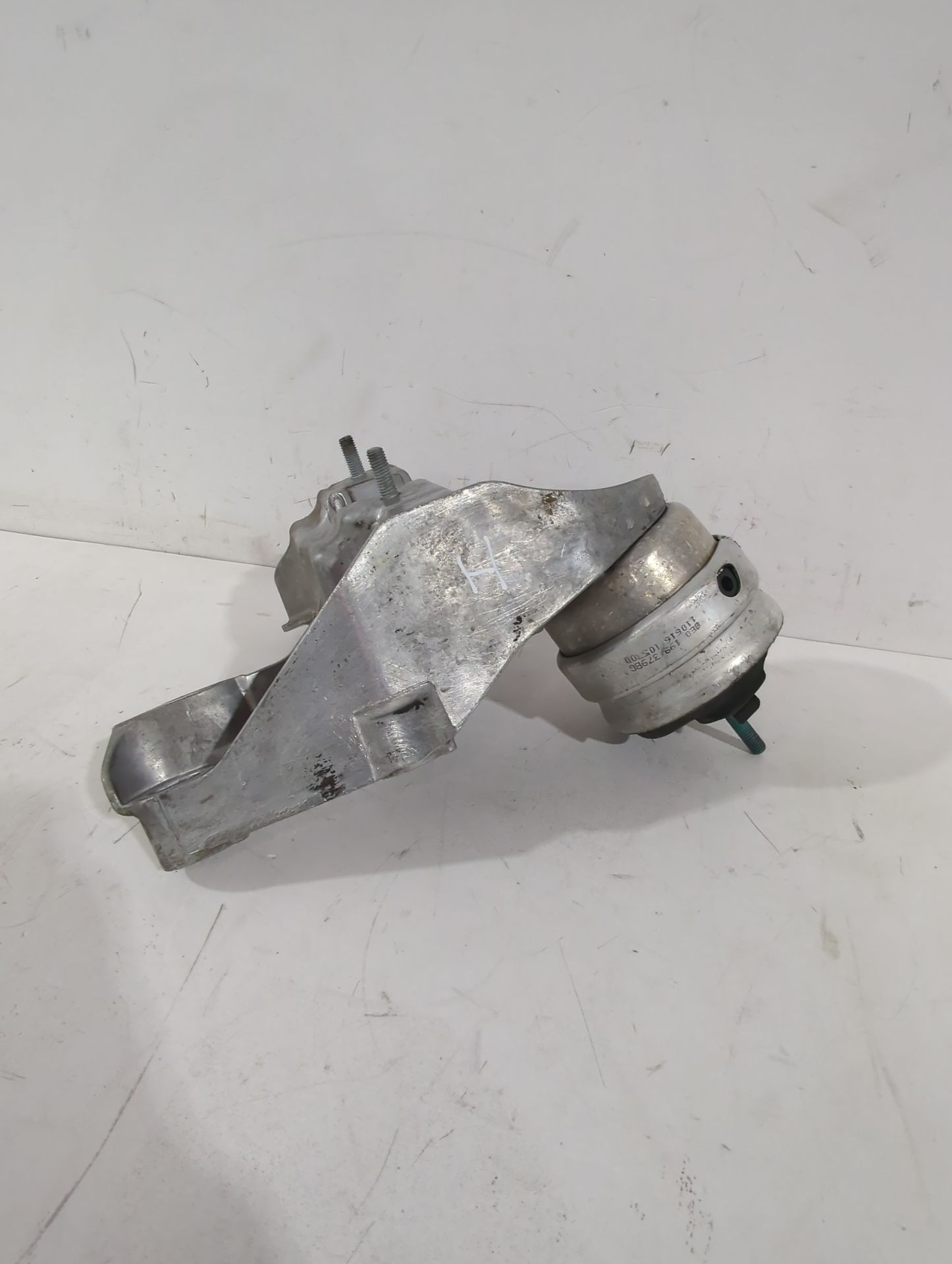 soporte_motor_izquierdo_8e0199351m_seat_exeo_3r2_1_8_tsi