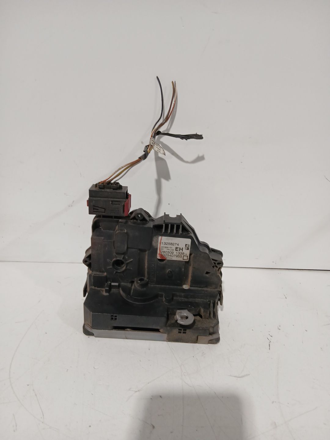 cerradura_puerta_delantera_derecha_13258274_opel_corsa_d_s07_1_3_cdti_l08_l68