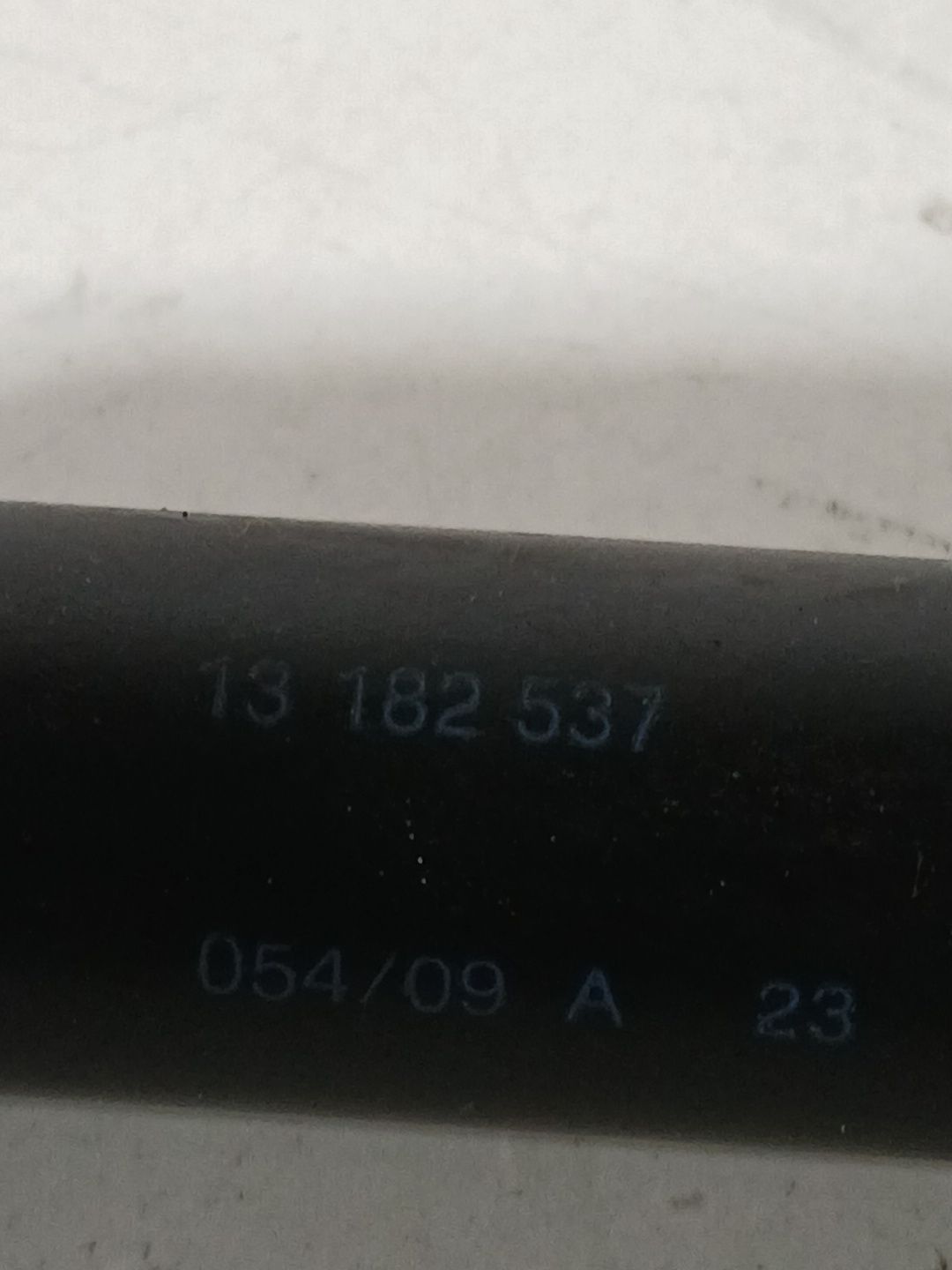 amortiguadores_maletero_porton_13182537_opel_corsa_d_s07_1_3_cdti_l08_l68