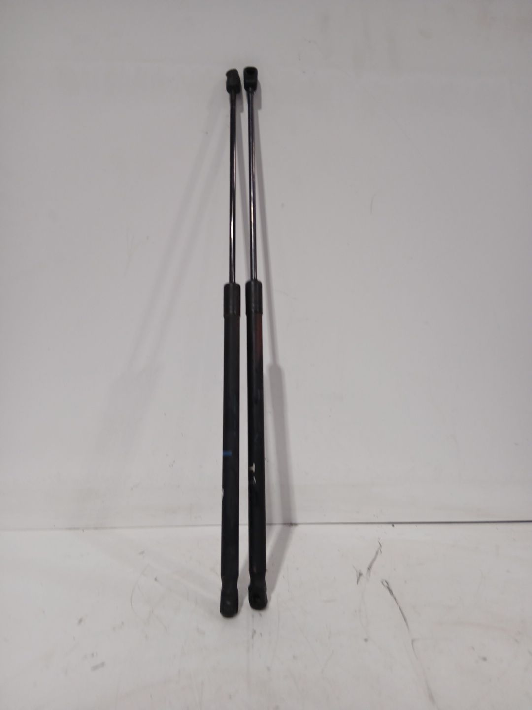 amortiguadores_maletero_porton_13182537_opel_corsa_d_s07_1_3_cdti_l08_l68