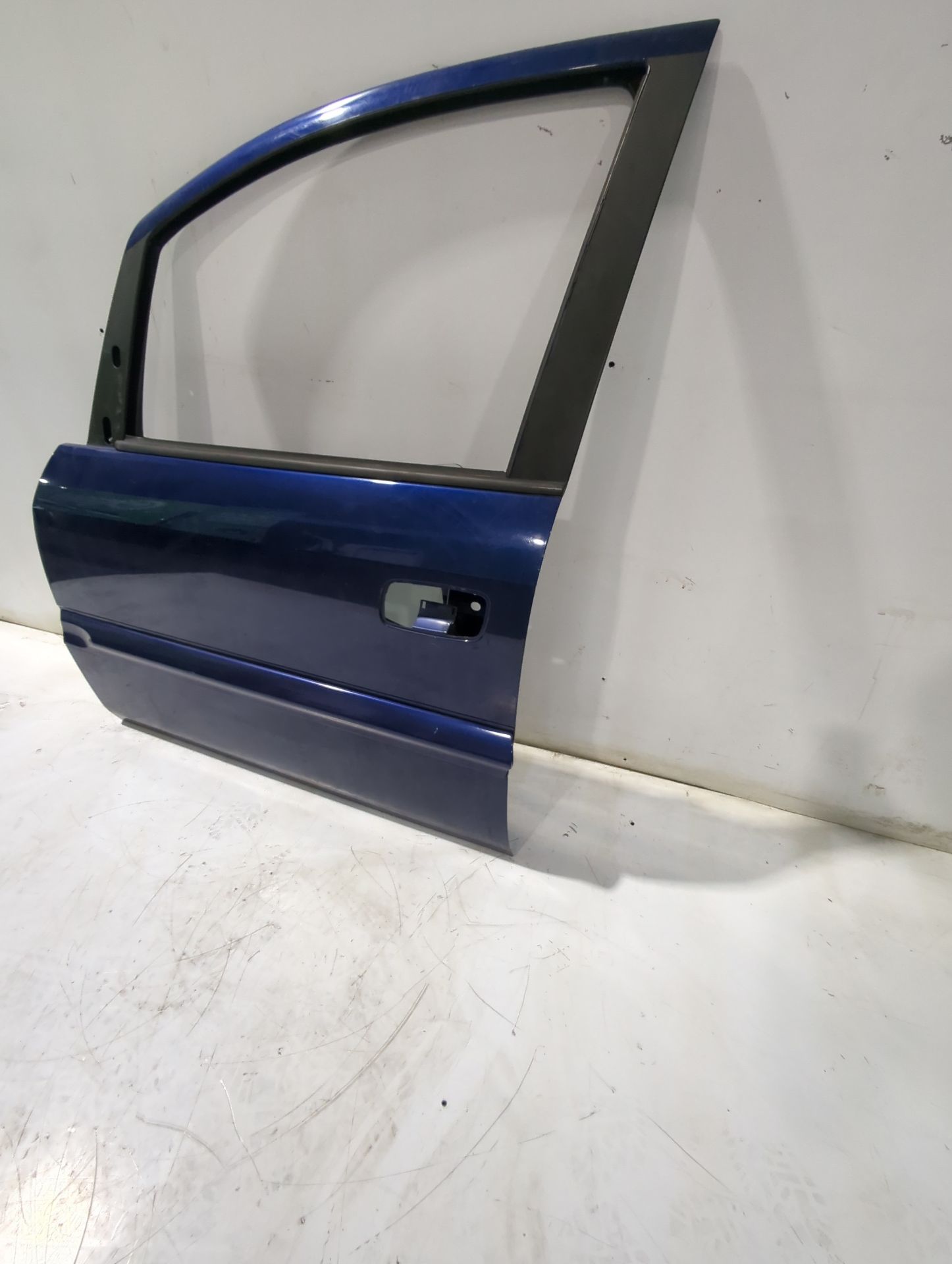 puerta_delantera_izquierda_13189979_opel_zafira_a_monospace_t98_2_0_dti_16v_f75