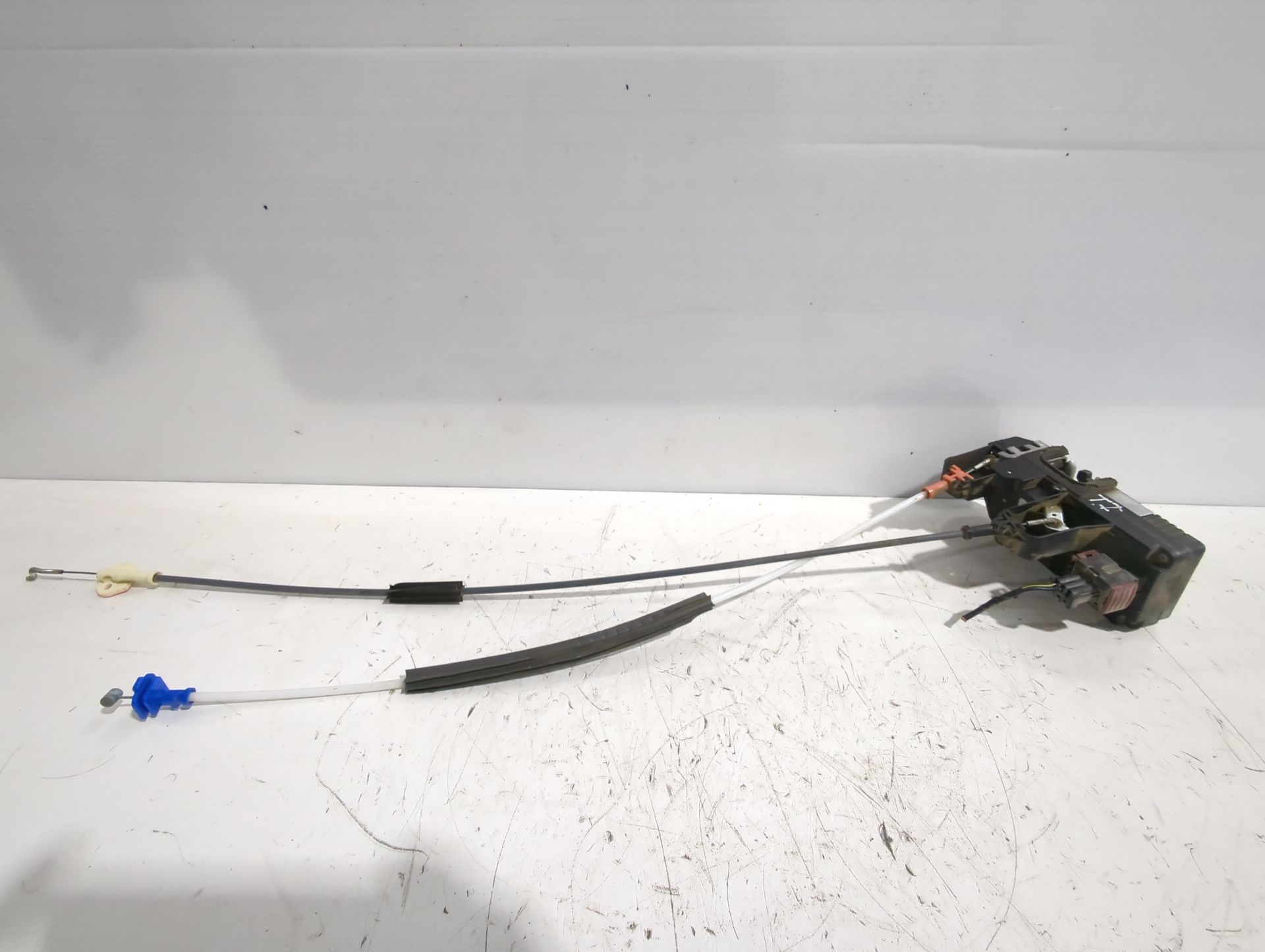 cerradura_puerta_trasera_izquierda_24414134_opel_zafira_a_monospace_t98_2_0_dti_16v_f75