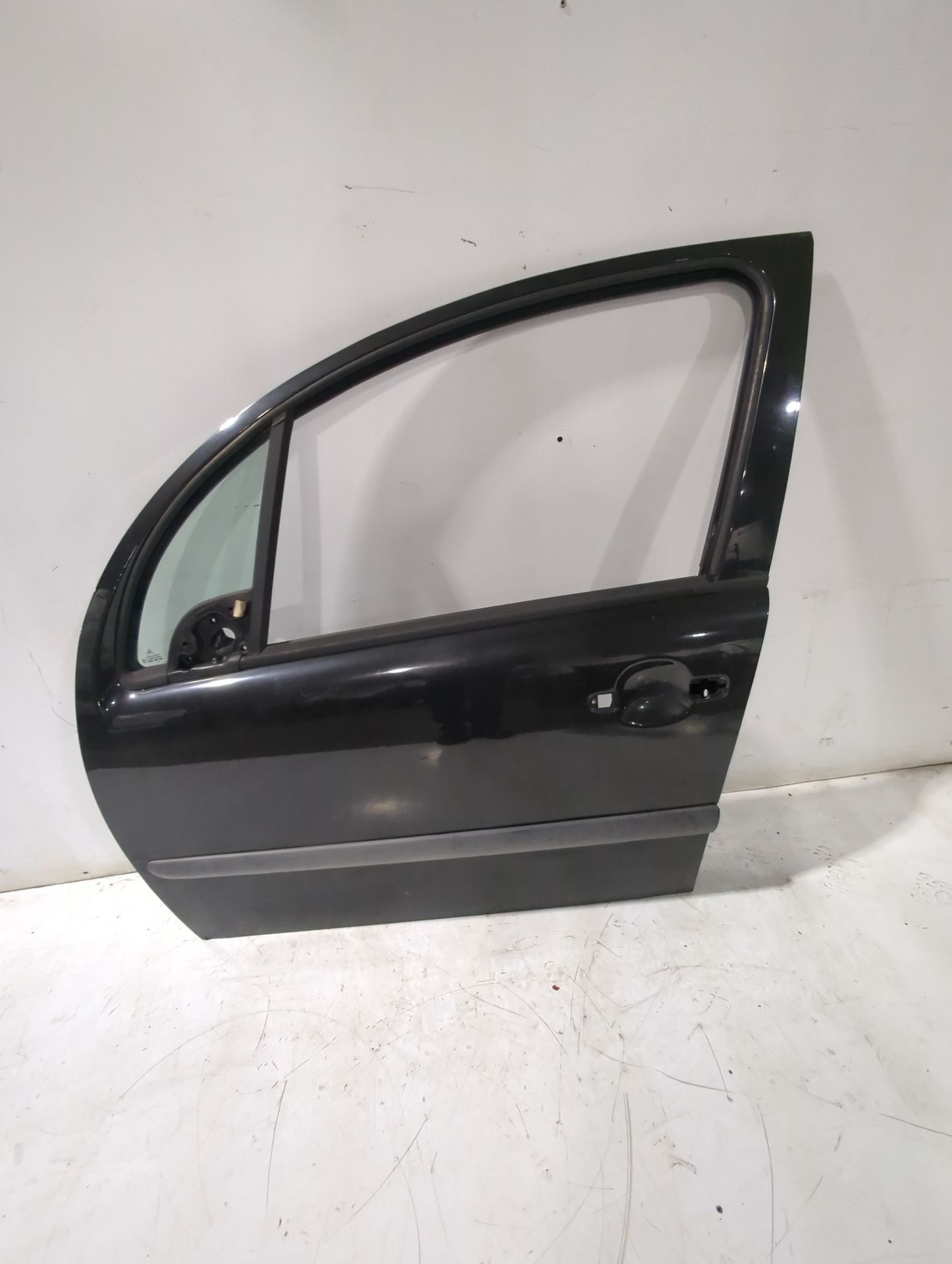 puerta_delantera_izquierda_9002v1_citr_n_c3_ii_sc_1_4_hdi_70_sc8hzc_sc8hr0_sc8hp4