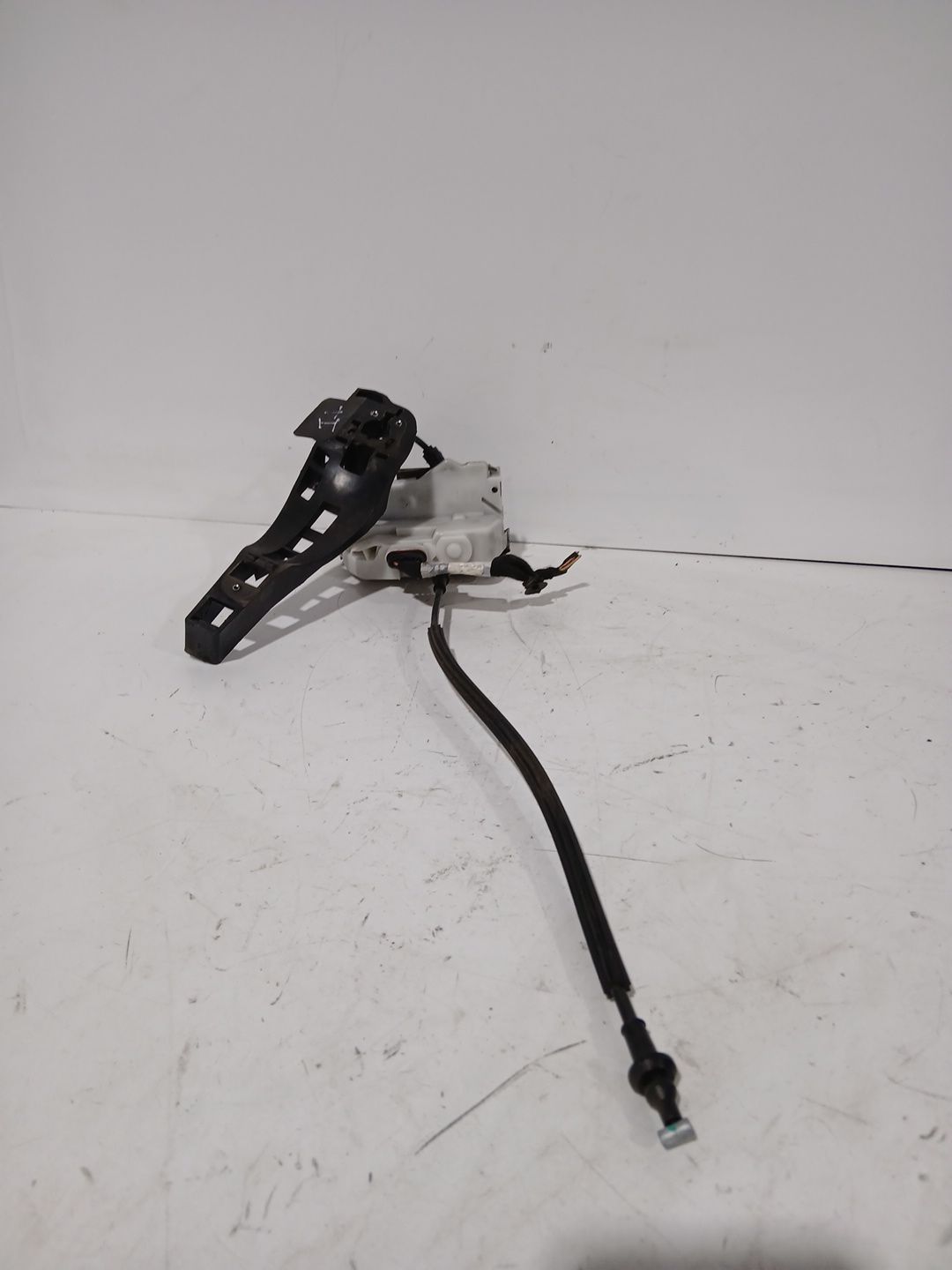 cerradura_puerta_trasera_izquierda_9137a1_citr_n_c3_ii_sc_1_4_hdi_70_sc8hzc_sc8hr0_sc8hp4