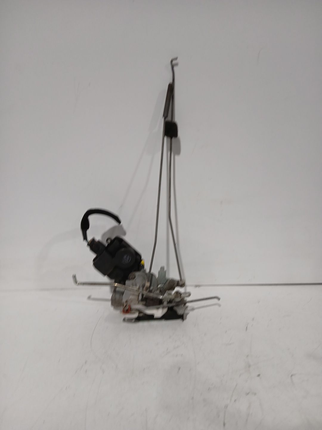 cerradura_puerta_delantera_izquierda_0k30a59310e08_kia_rio_i_sedan_dc_1_3