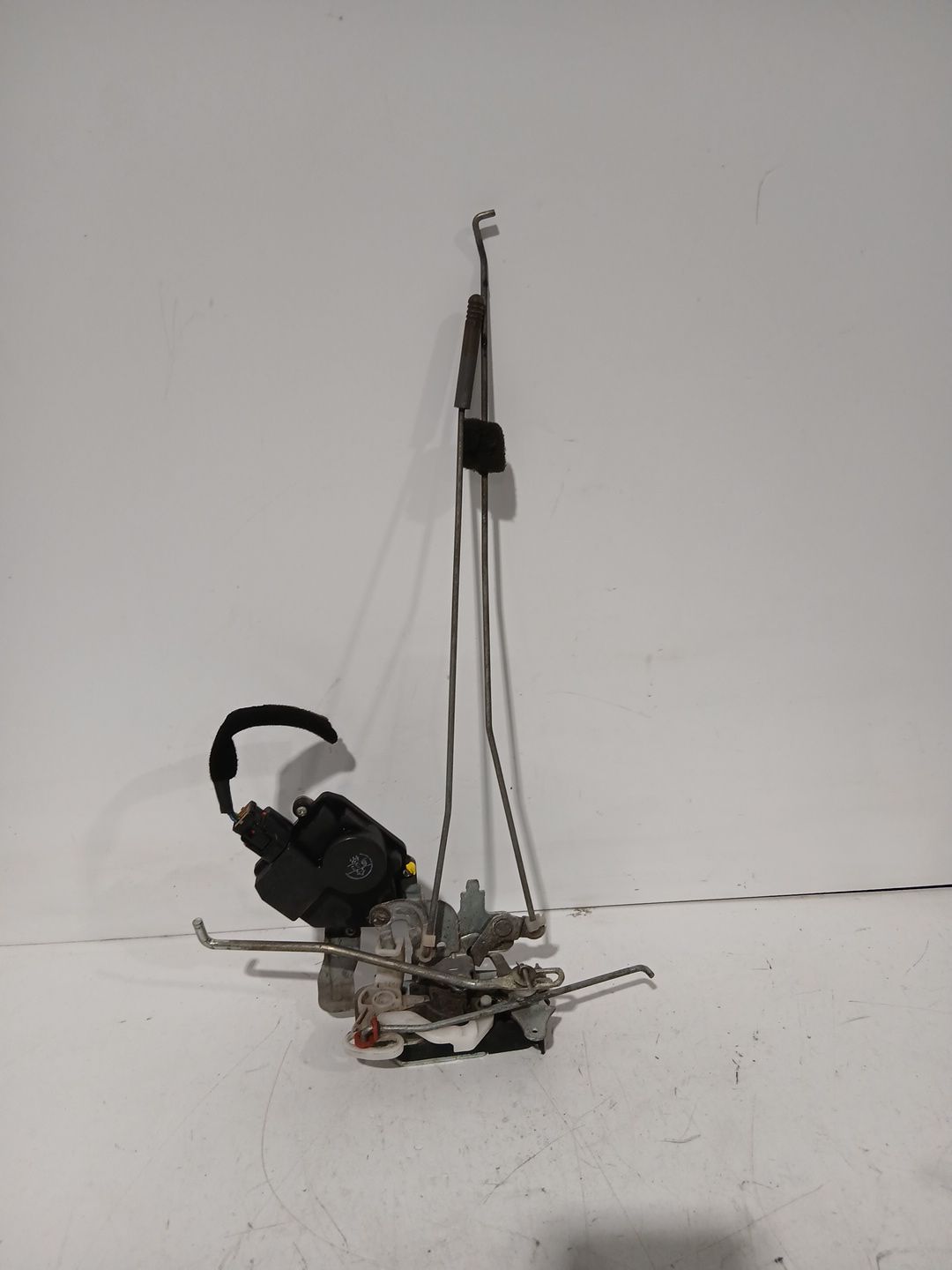 cerradura_puerta_delantera_izquierda_0k30a59310e08_kia_rio_i_sedan_dc_1_3