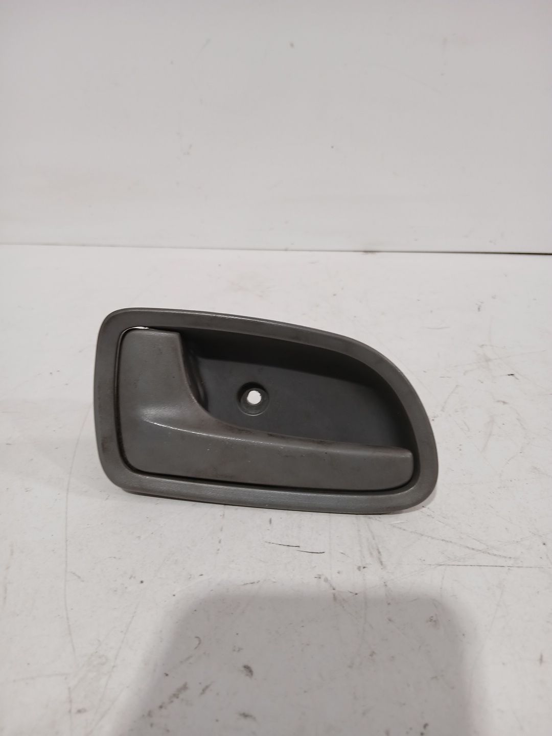 maneta_interior_delantera_izquierda_82610fd000_kia_rio_i_sedan_dc_1_3