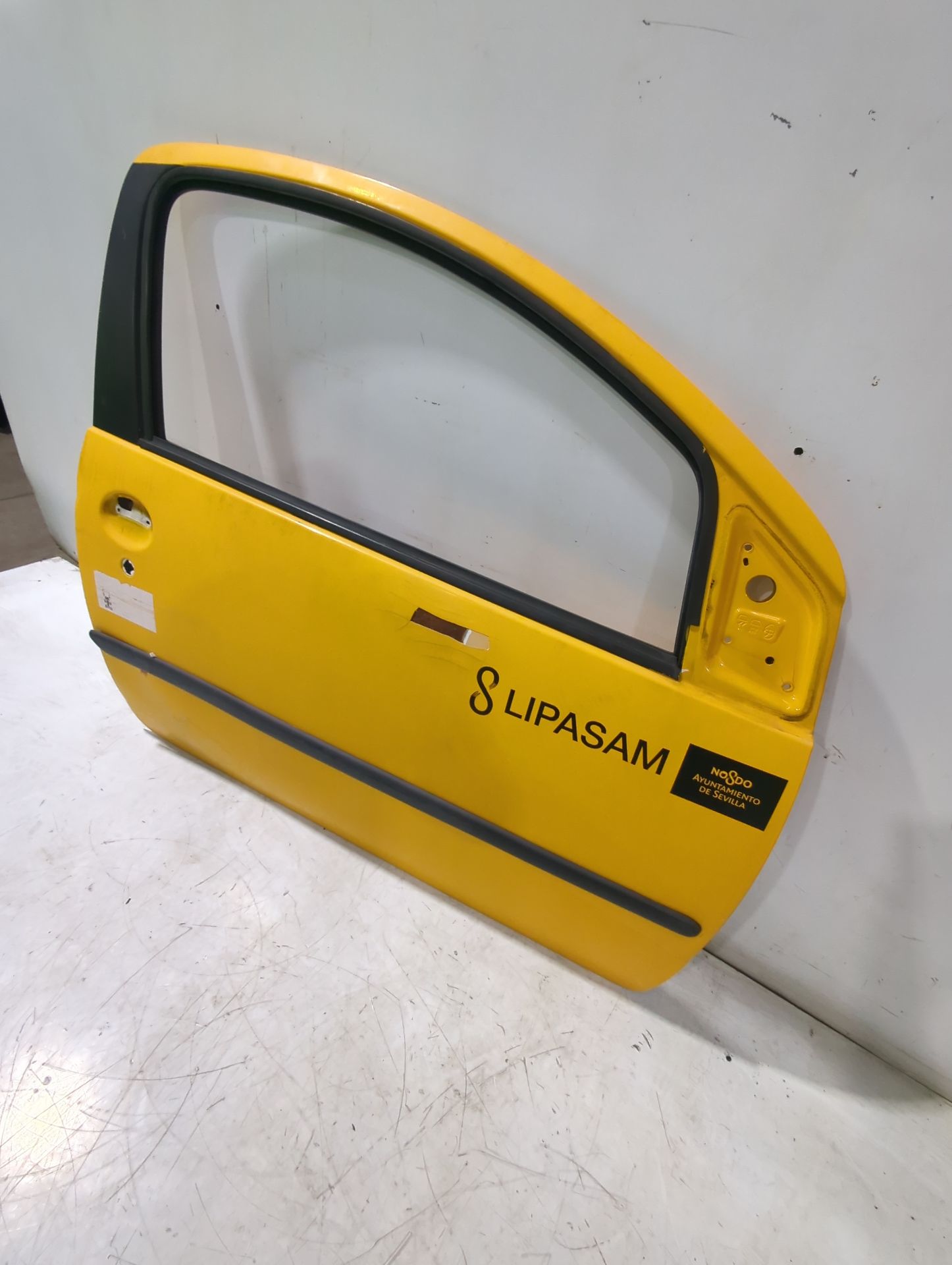 puerta_delantera_derecha_1612543180_peugeot_107_pm_pn_1_4_hdi