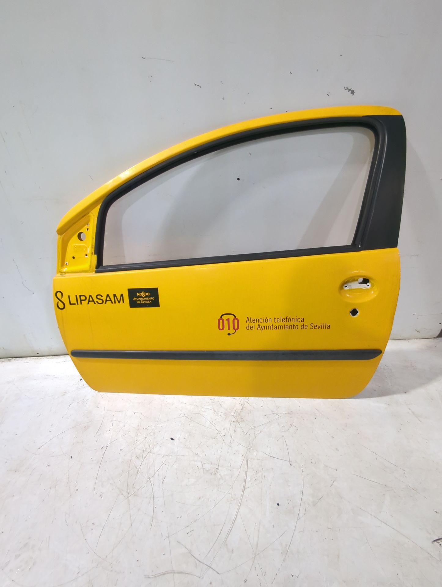 puerta_delantera_izquierda_1612543280_peugeot_107_pm_pn_1_4_hdi