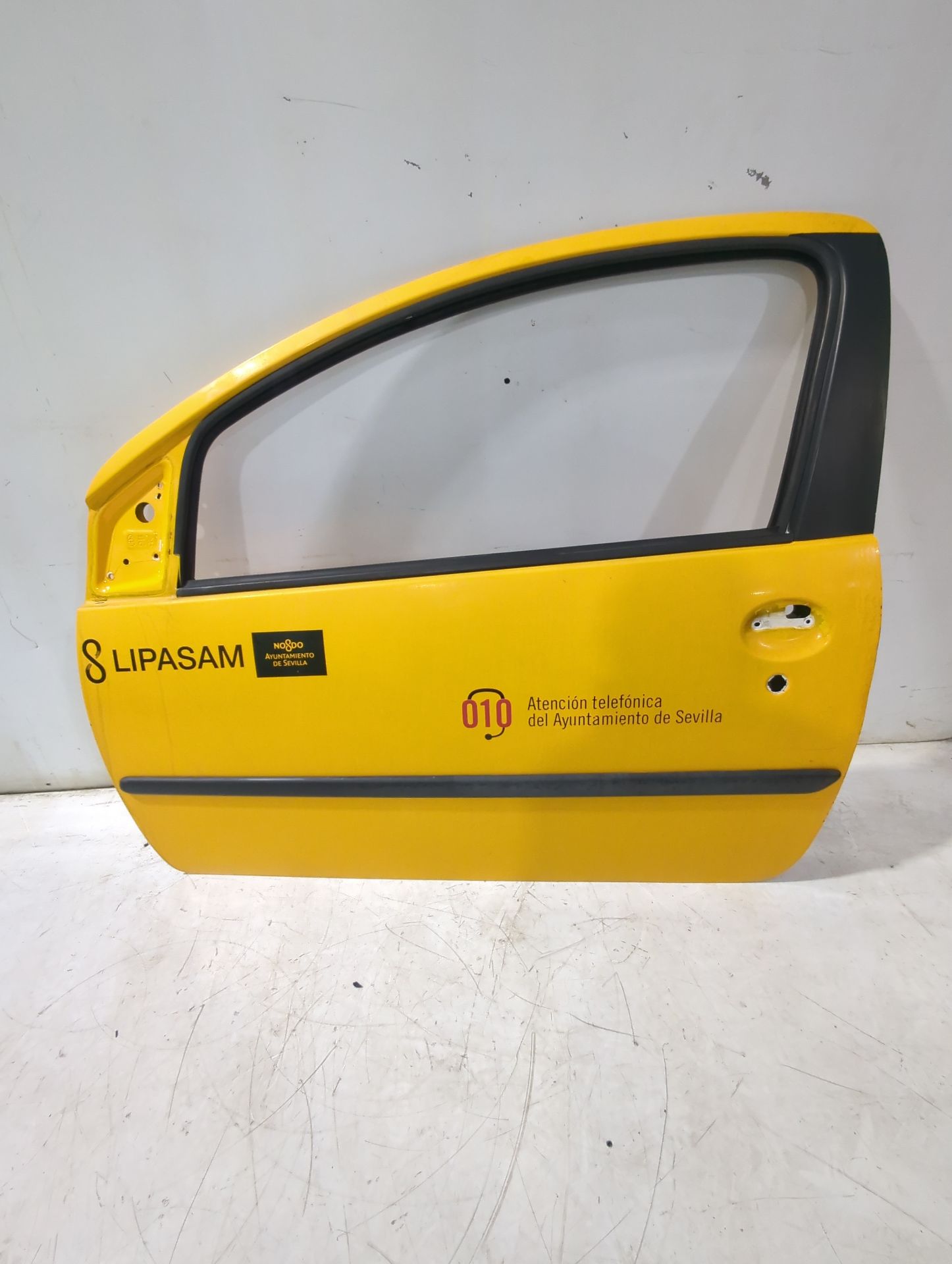 puerta_delantera_izquierda_1612543280_peugeot_107_pm_pn_1_4_hdi