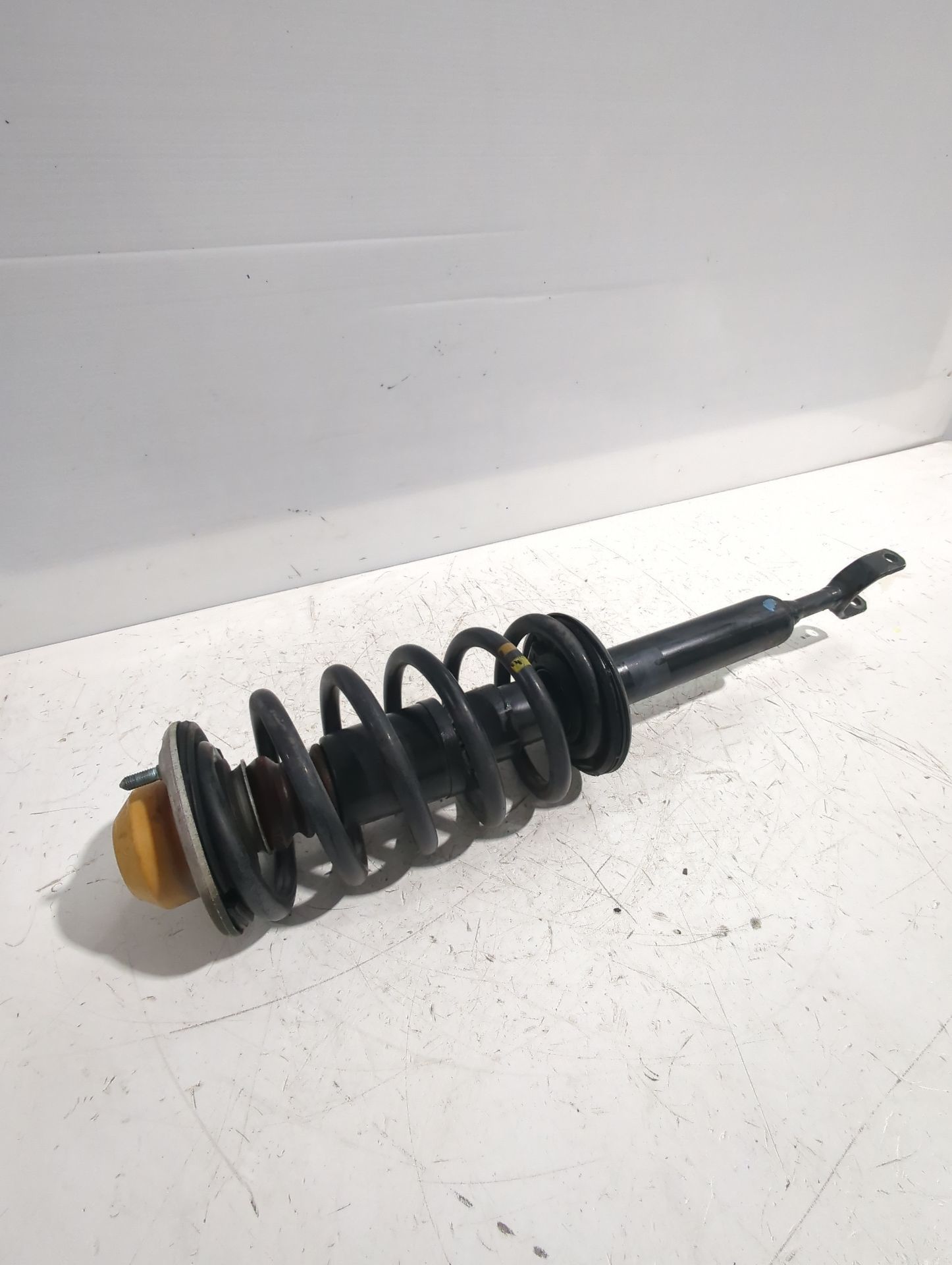 amortiguador_delantero_izquierdo_3b0413031q_volkswagen_passat_b5_5_3b3_1_9_tdi