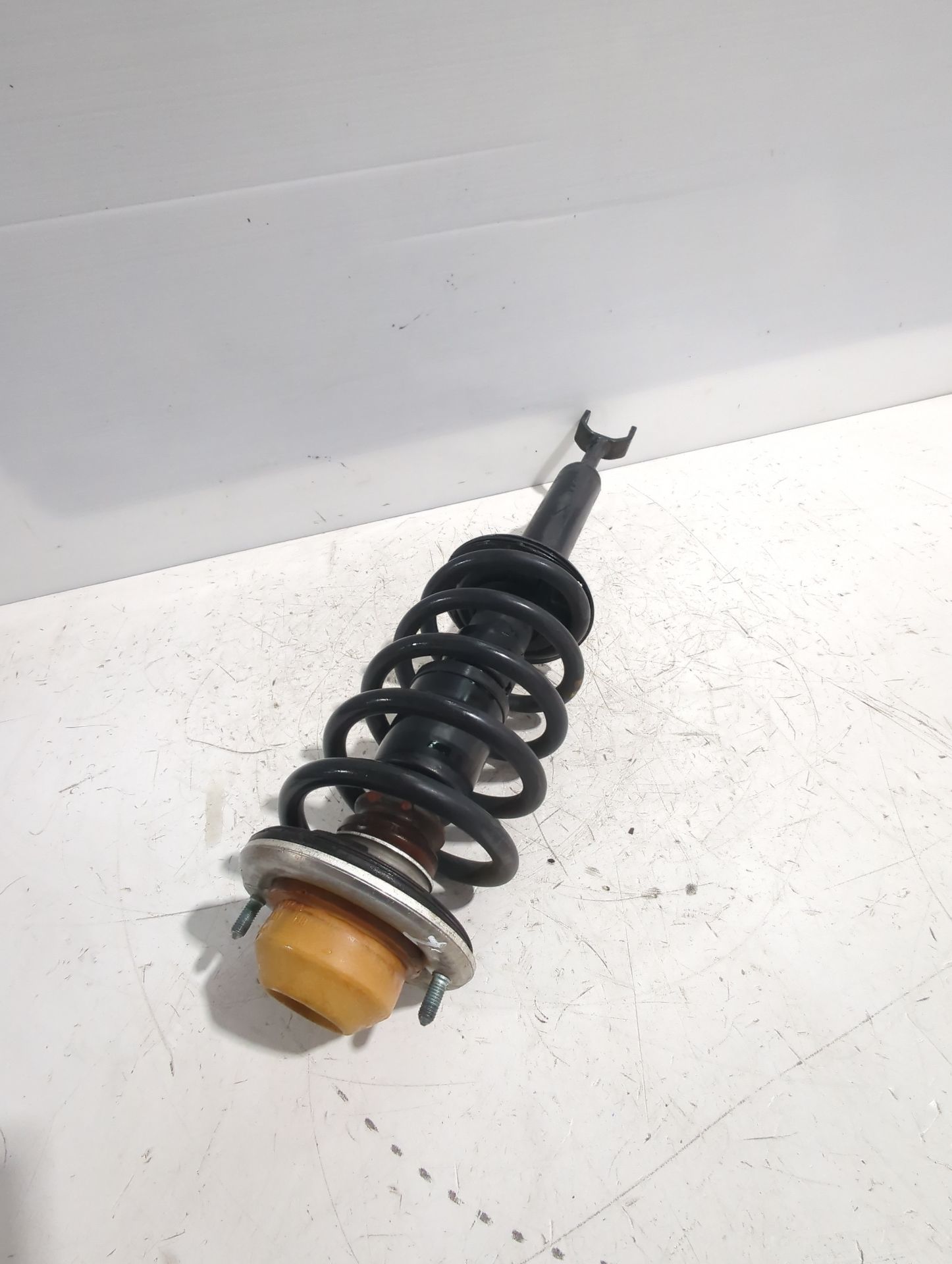 amortiguador_delantero_izquierdo_3b0413031q_volkswagen_passat_b5_5_3b3_1_9_tdi