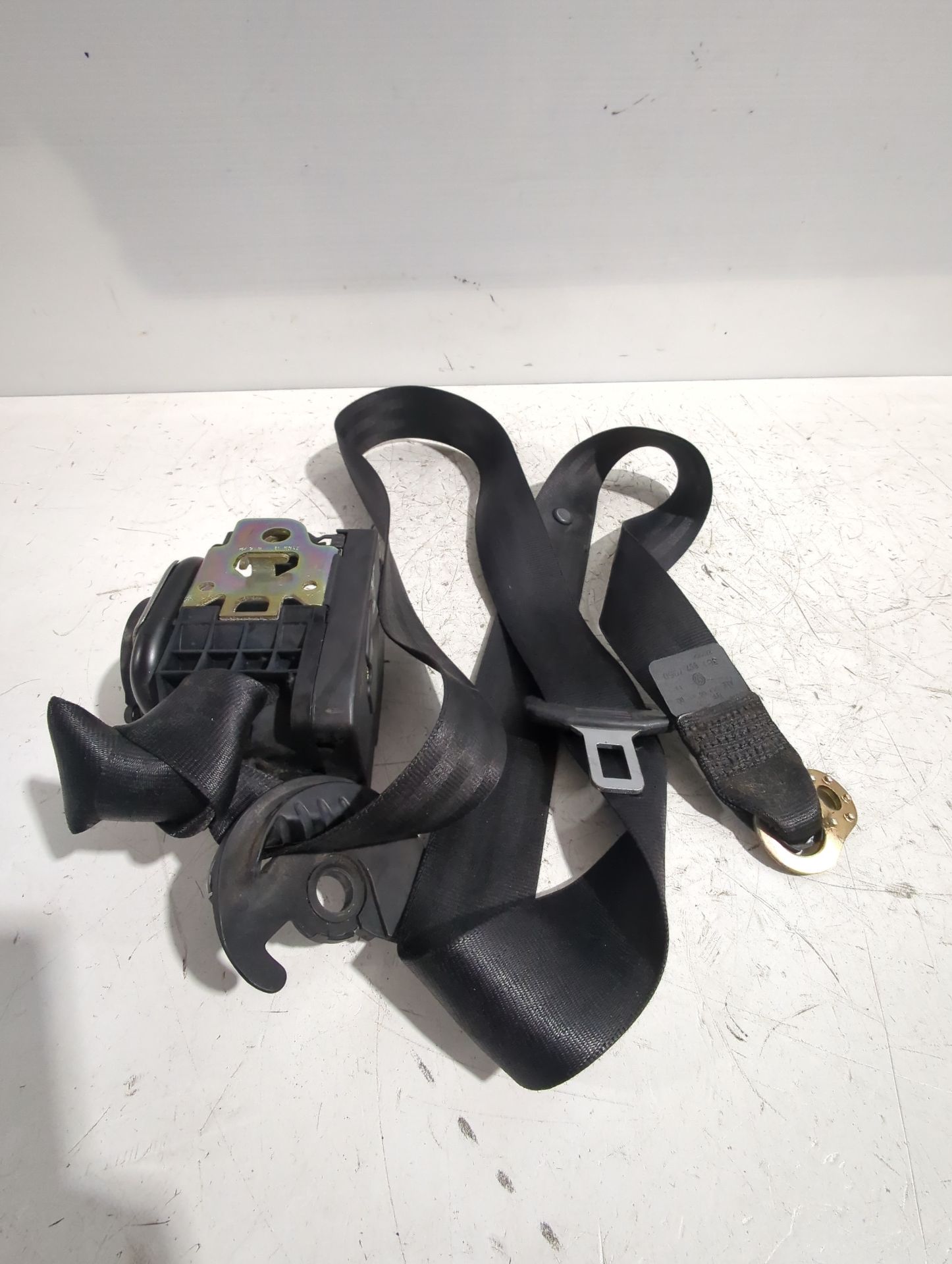 cinturon_seguridad_delantero_izquierdo_3b1857705hhcp_volkswagen_passat_b5_5_3b3_1_9_tdi