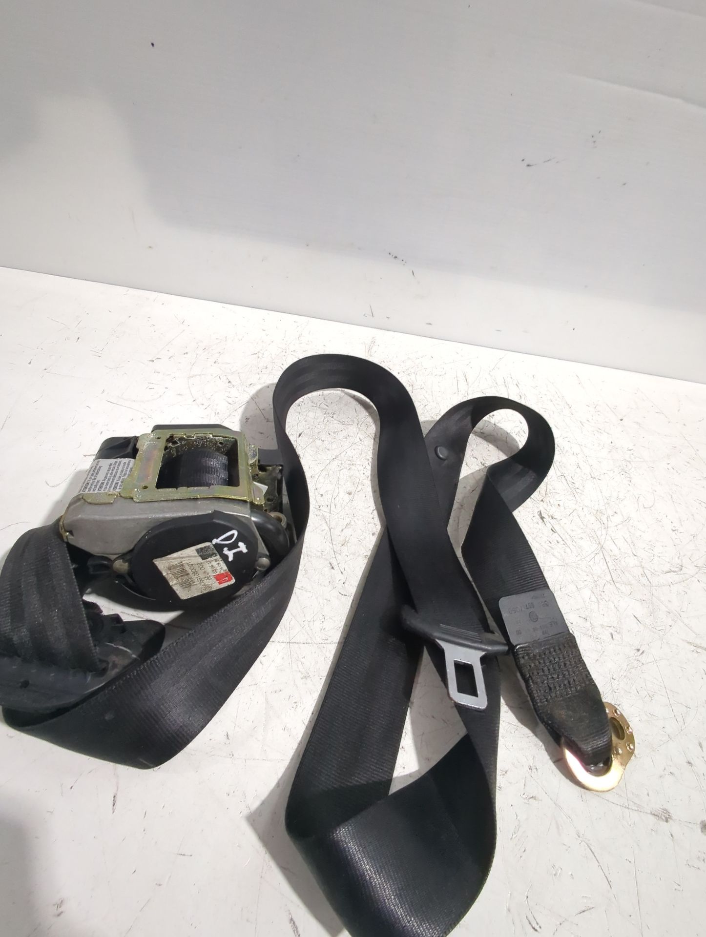 cinturon_seguridad_delantero_izquierdo_3b1857705hhcp_volkswagen_passat_b5_5_3b3_1_9_tdi