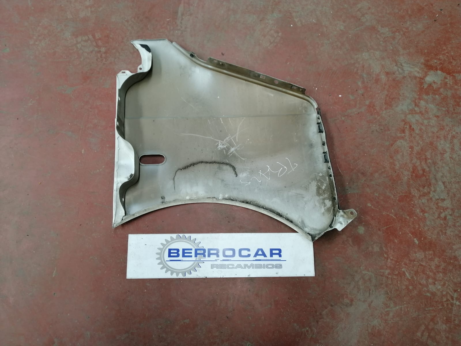 aleta_delantera_izquierda_1561051_ford_transit_caja_cerrada_06_2_2_tdci_cat