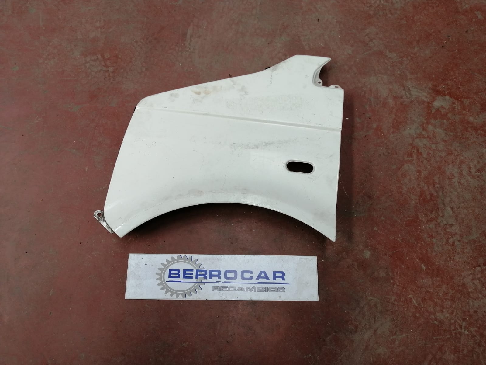 aleta_delantera_izquierda_1561051_ford_transit_caja_cerrada_06_2_2_tdci_cat